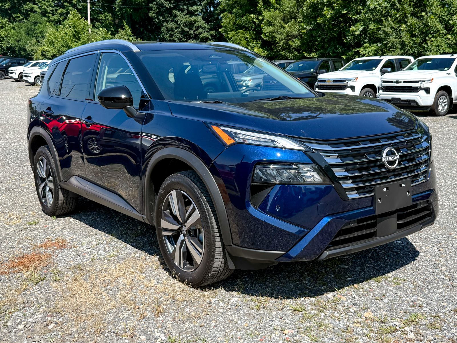 Photo view of 2026 Nissan Rogue in Blue