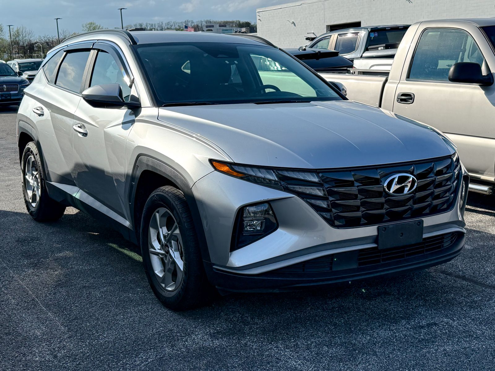 Photo view of 2024 Hyundai Tucson in Silver