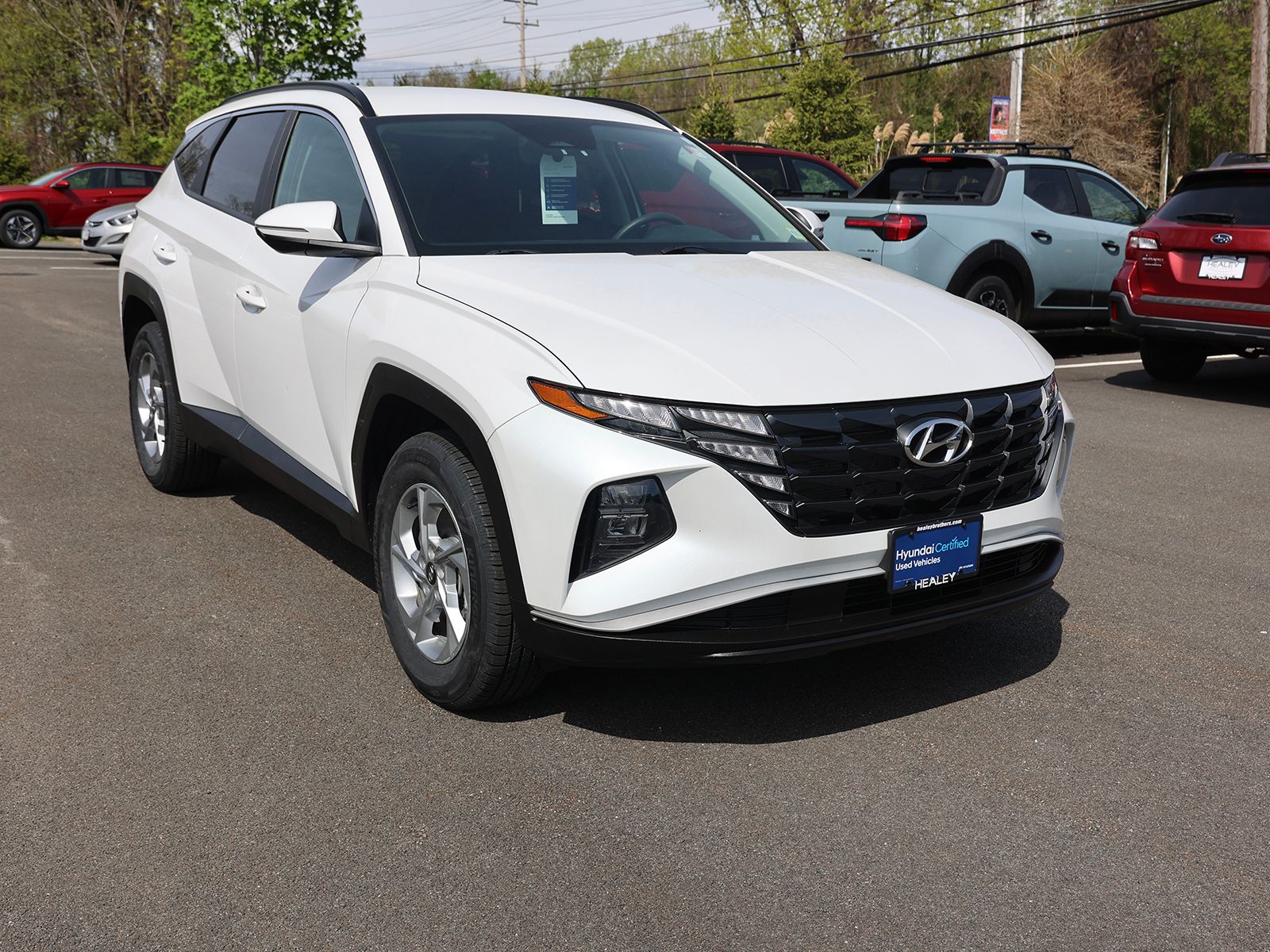 Photo view of 2022 Hyundai Tucson in White