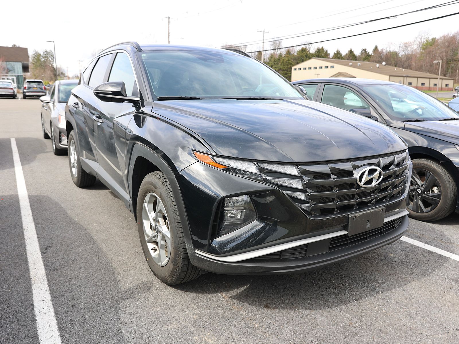 Photo view of 2023 Hyundai Tucson in Black