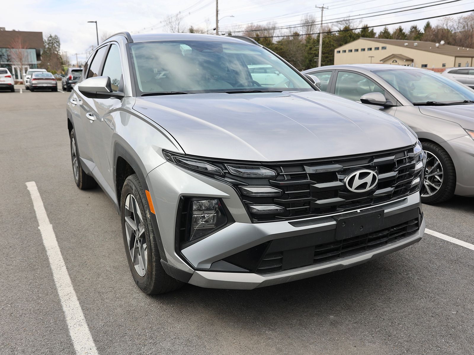 Photo view of 2025 Hyundai Tucson in Silver