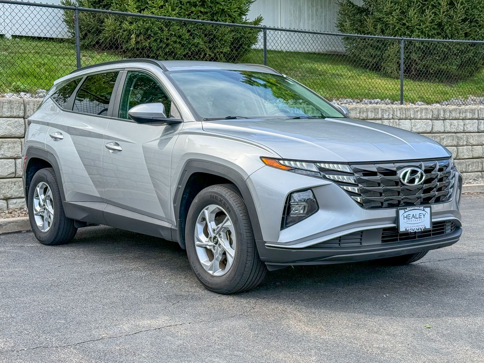 Photo view of 2024 Hyundai Tucson in Silver