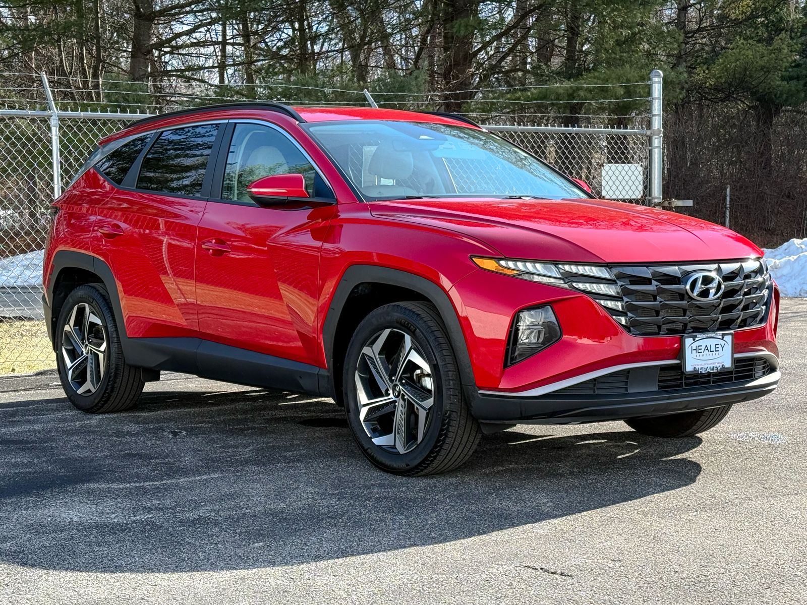 Photo view of 2023 Hyundai Tucson in Red