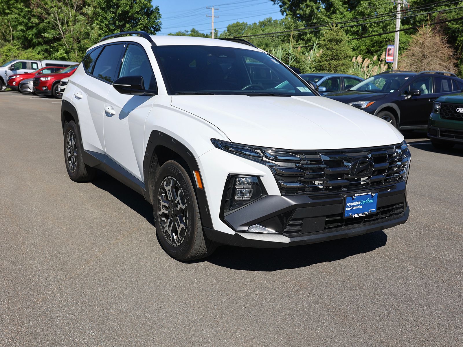 Photo view of 2025 Hyundai Tucson in White