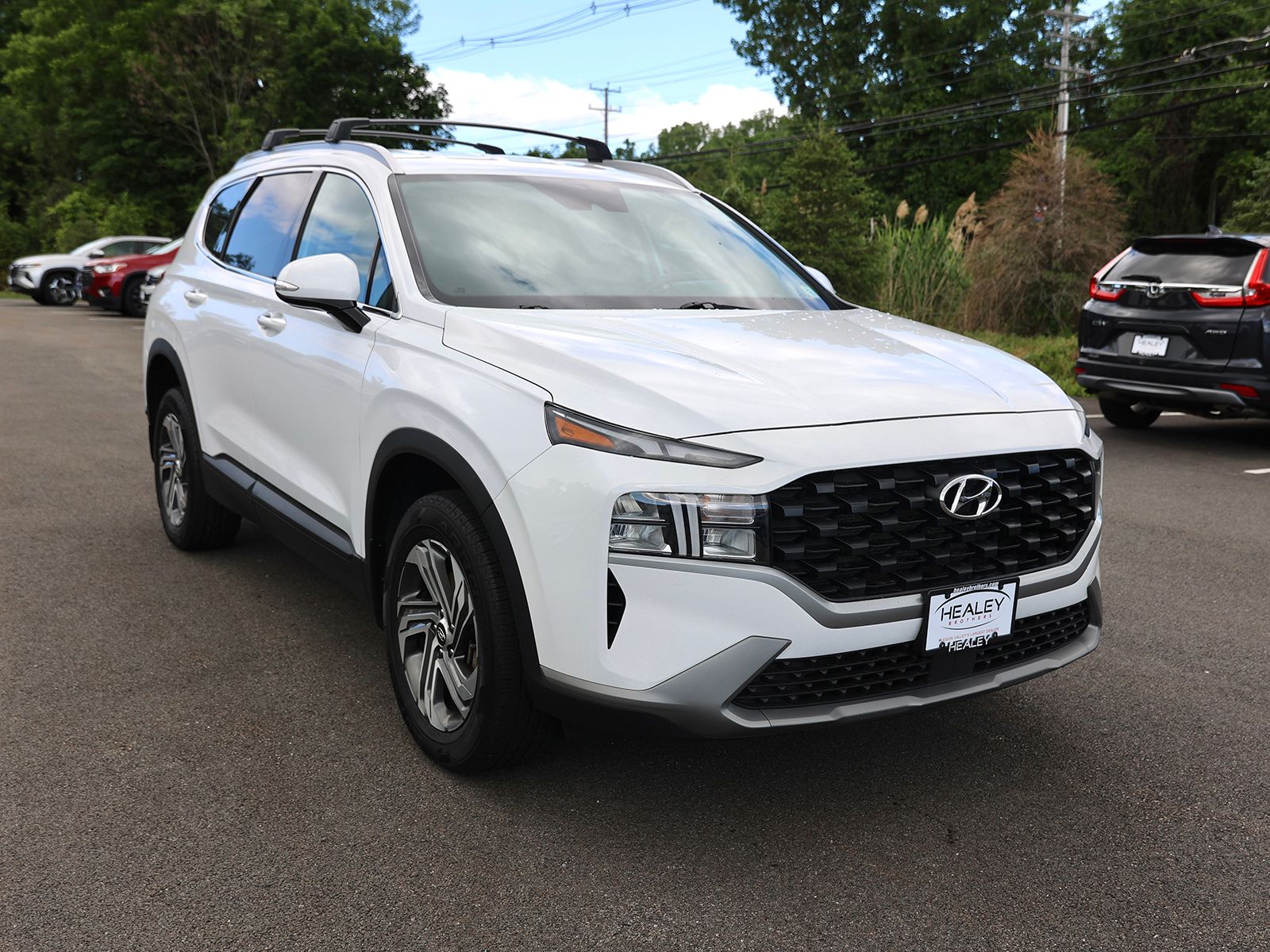 Photo view of 2023 Hyundai Santa Fe in White