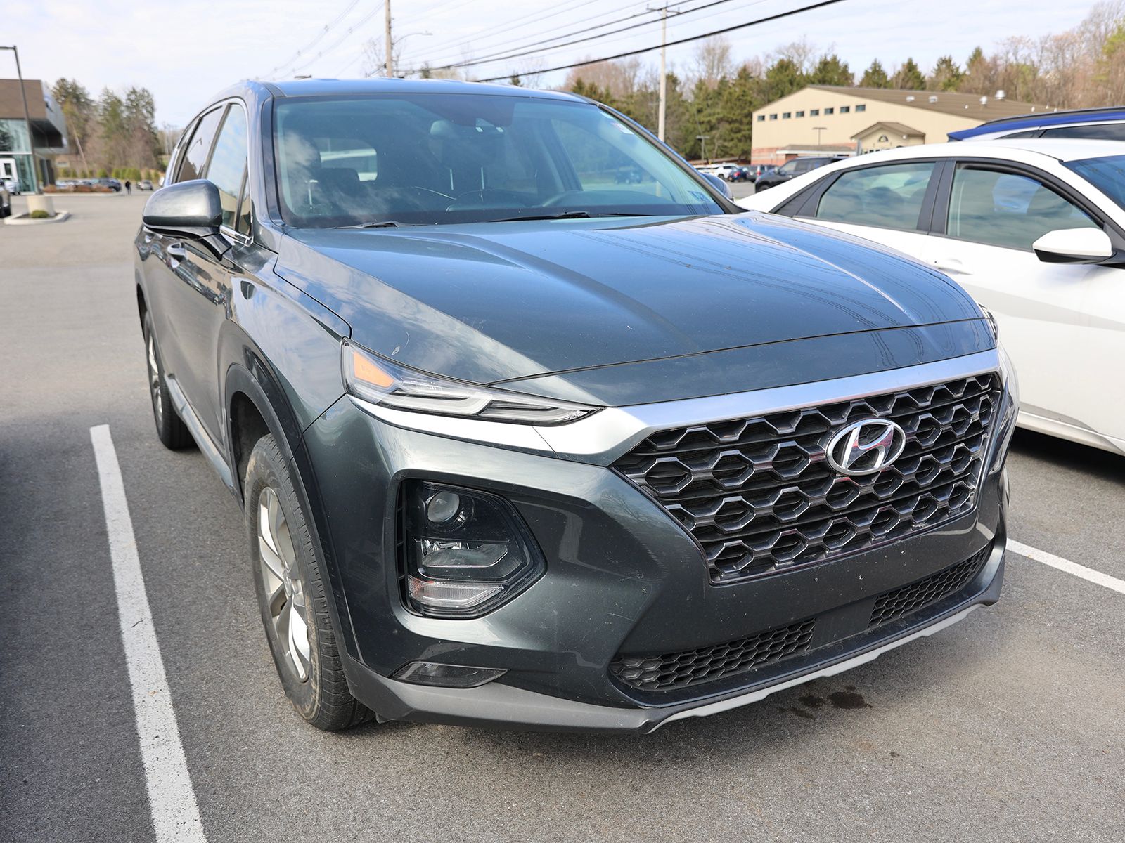 Photo view of 2020 Hyundai Santa Fe in Green