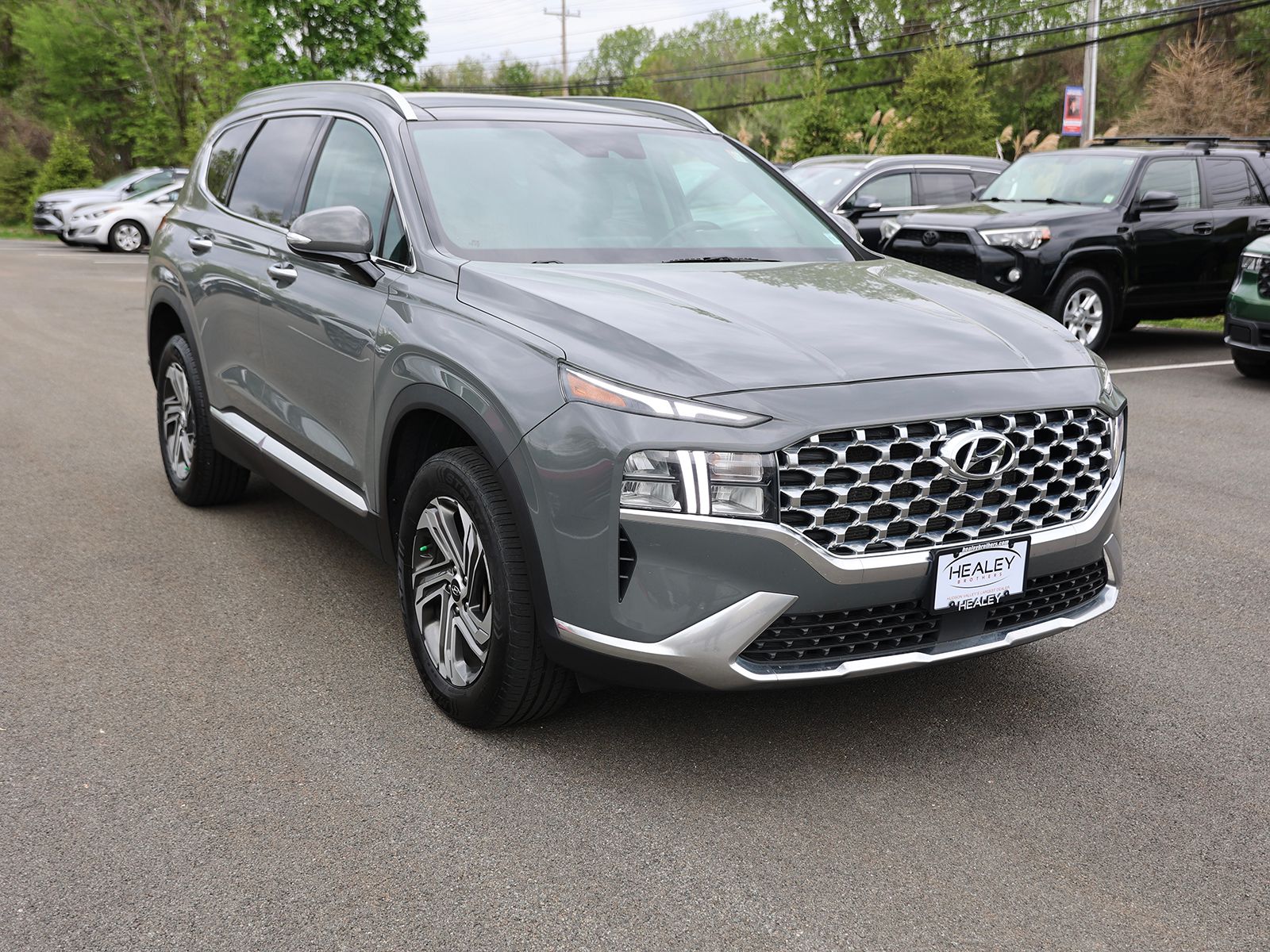 Photo view of 2021 Hyundai Santa Fe in Gray