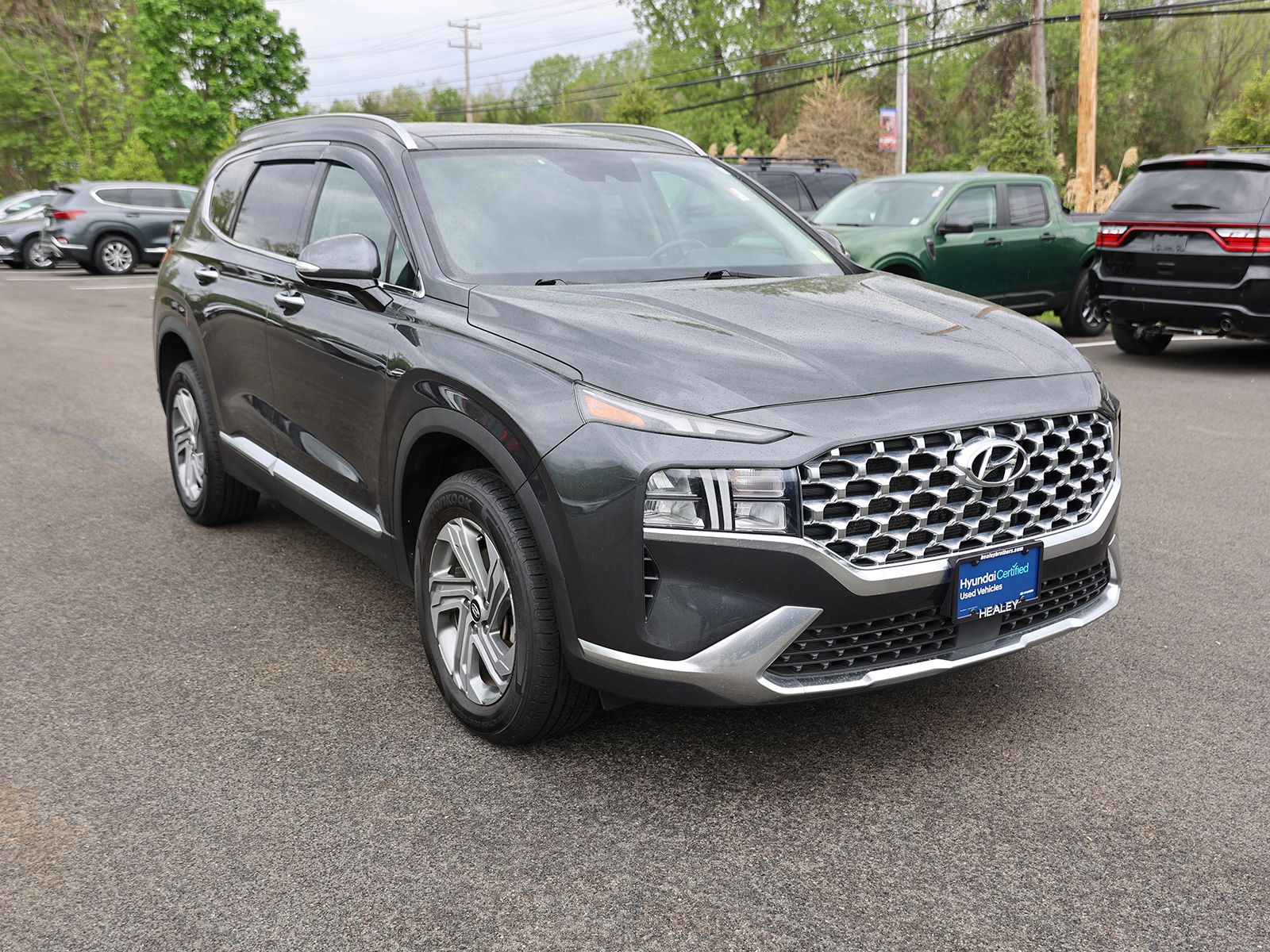 Photo view of 2023 Hyundai Santa Fe in Gray