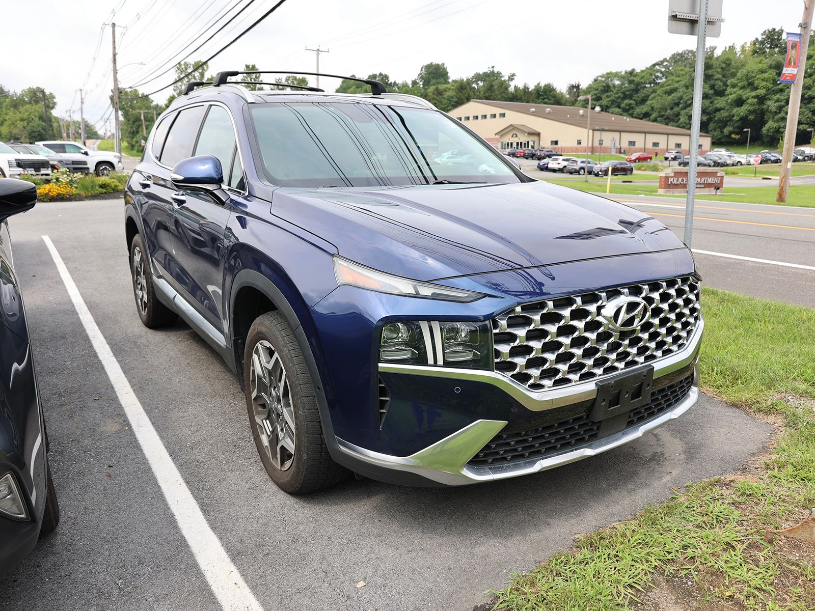 Photo view of 2022 Hyundai Santa Fe in Blue