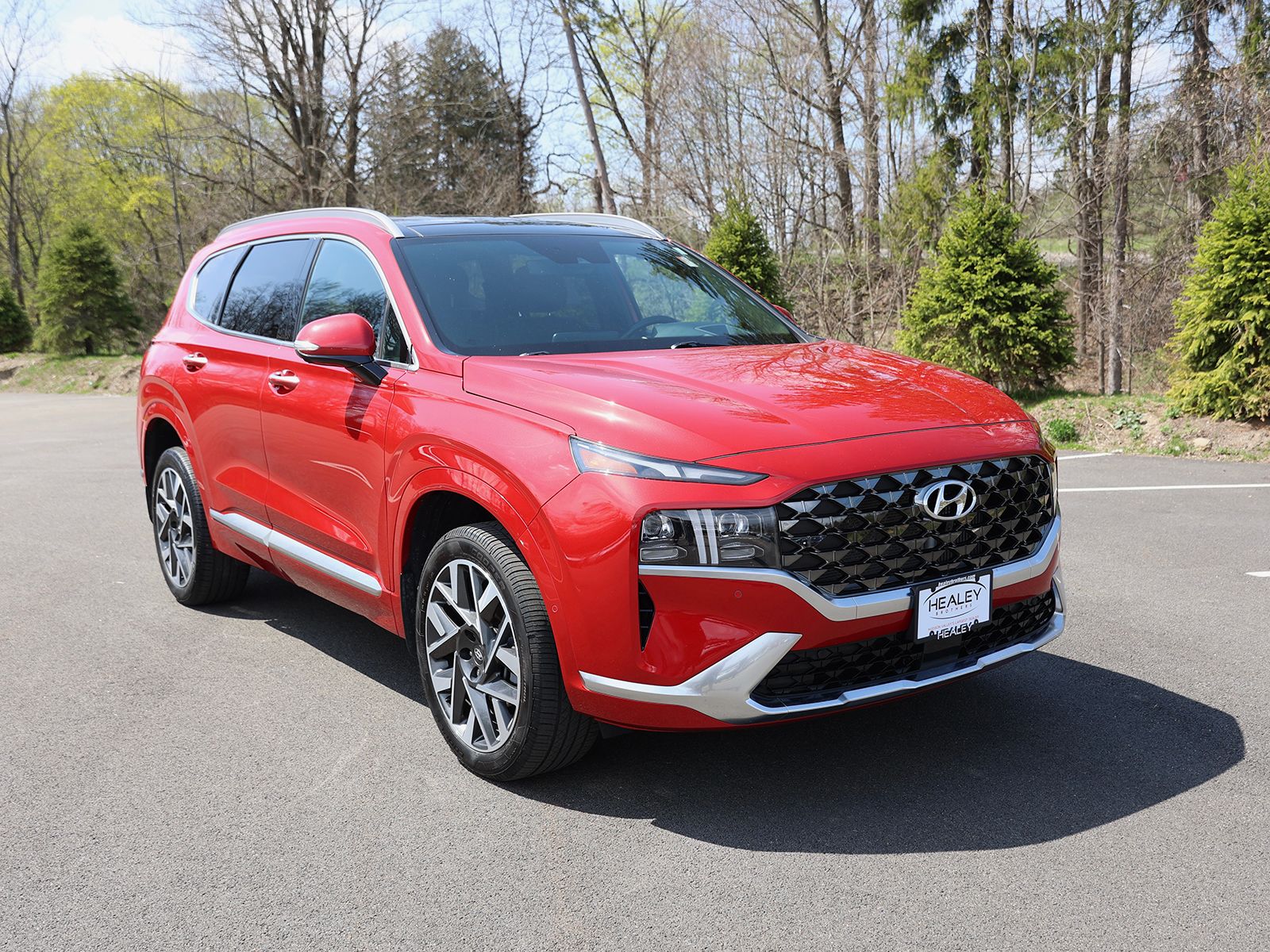 Photo view of 2022 Hyundai Santa Fe in Red