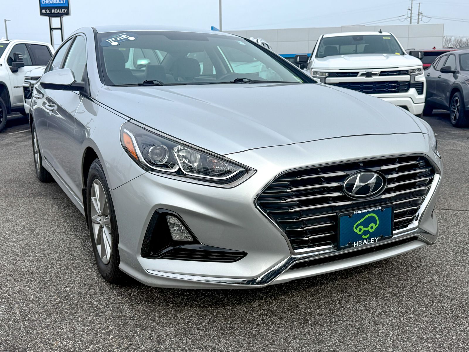Photo view of 2018 Hyundai Sonata in Silver