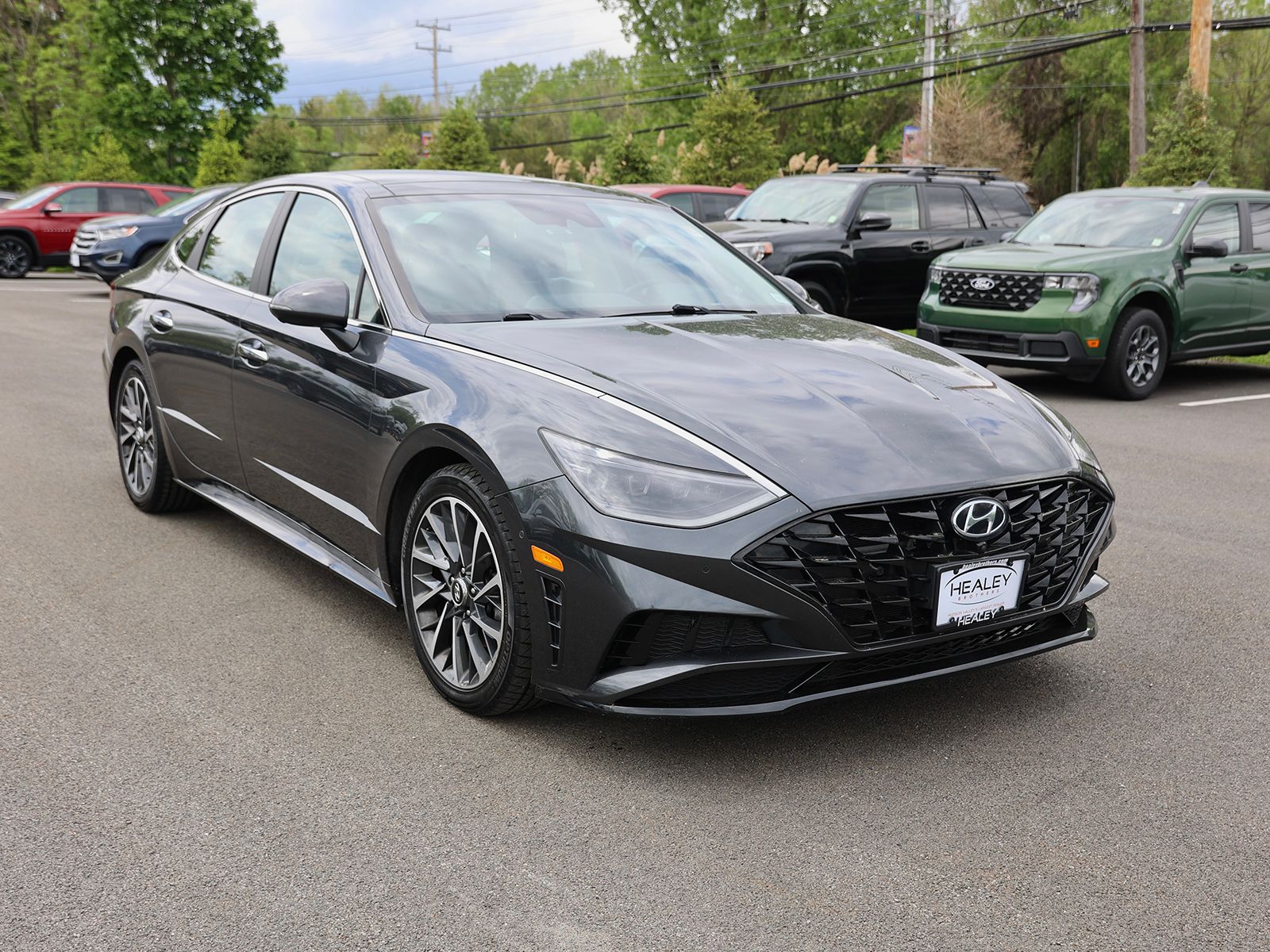 Photo view of 2020 Hyundai Sonata in Gray