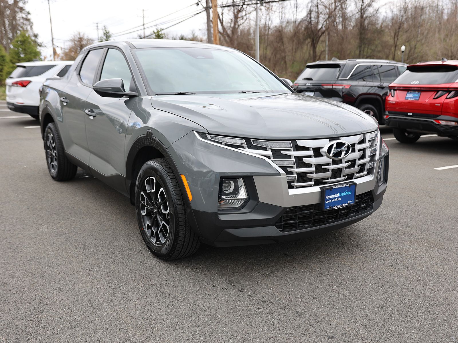 Photo view of 2023 Hyundai Santa Cruz in Gray