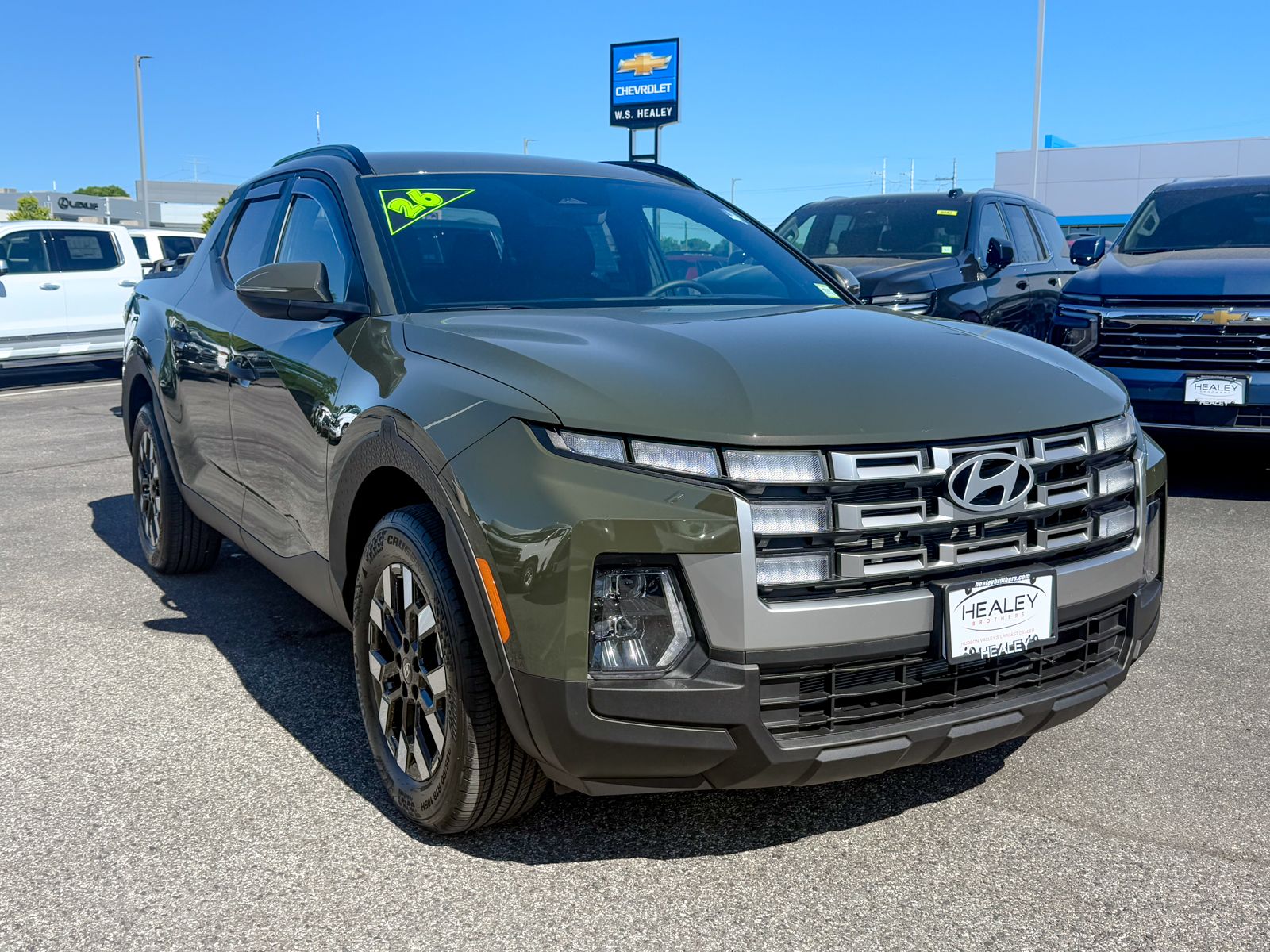 Photo view of 2026 Hyundai Santa Cruz in Green