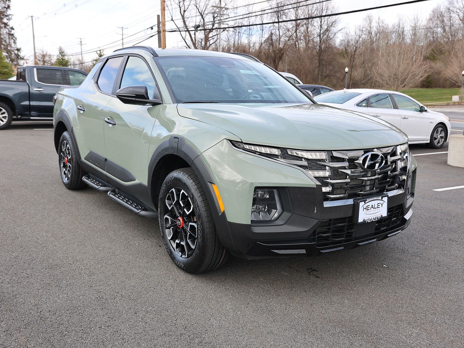 Photo view of 2024 Hyundai Santa Cruz in Gray