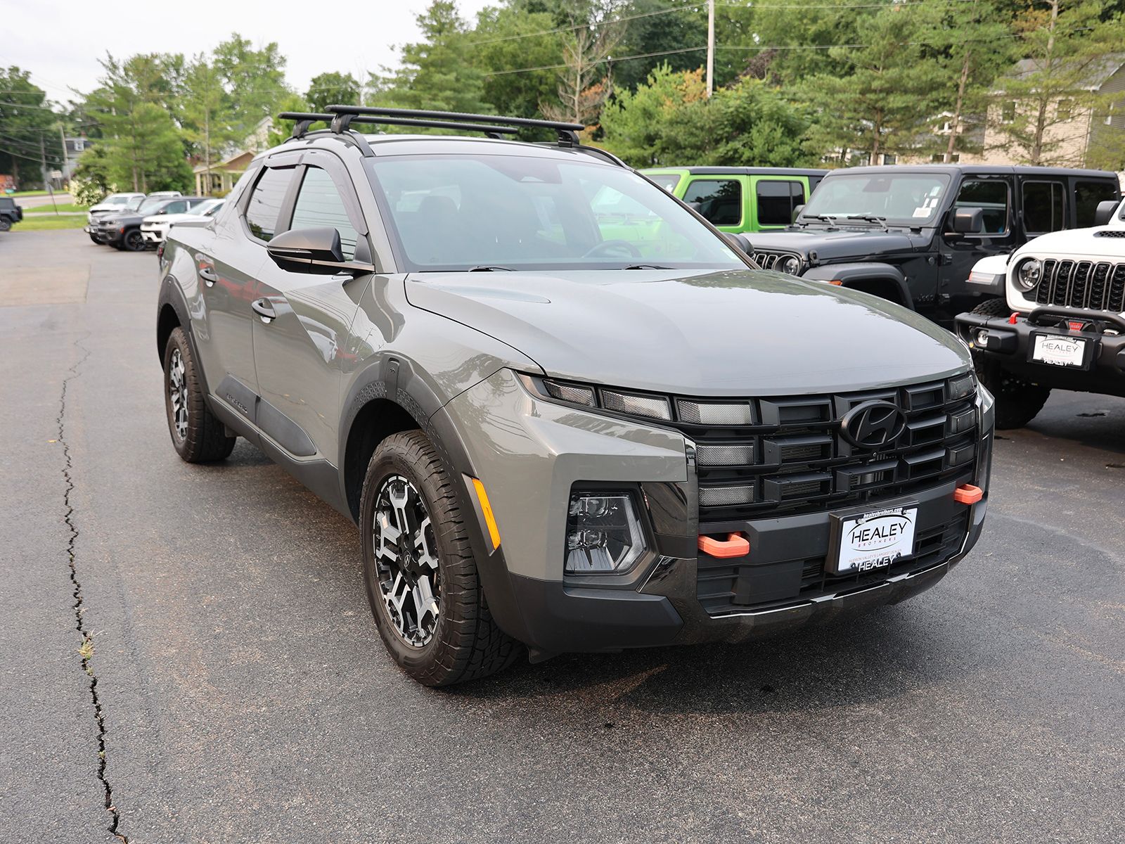 Photo view of 2025 Hyundai Santa Cruz in Gray