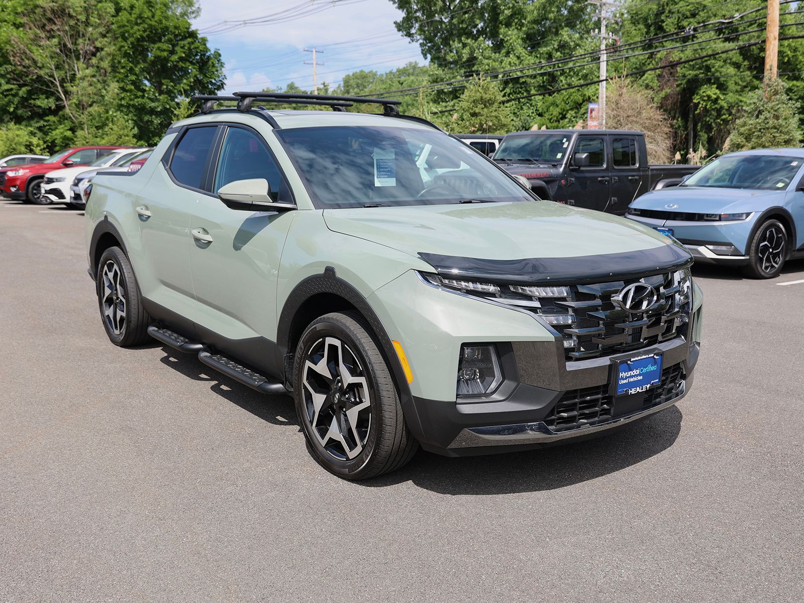 Photo view of 2022 Hyundai Santa Cruz in Gray