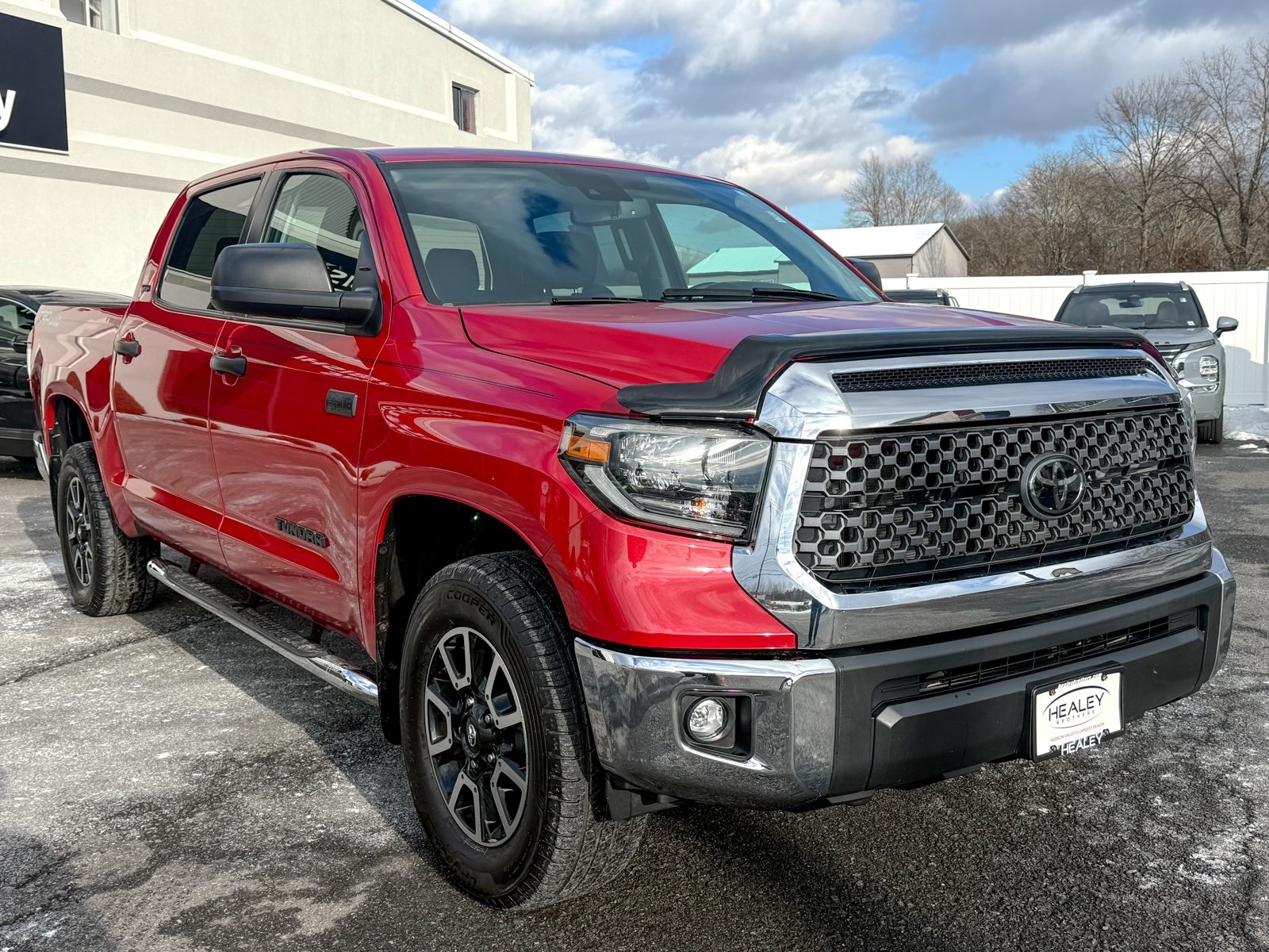 Photo view of 2021 Toyota Tundra in Red