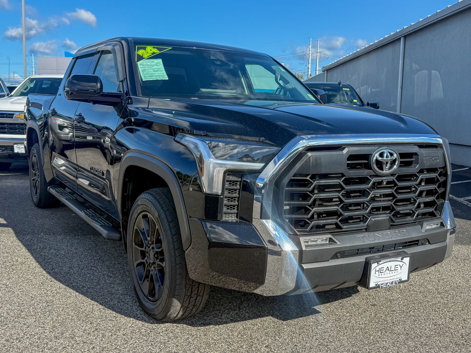 Photo view of 2024 Toyota Tundra in Black