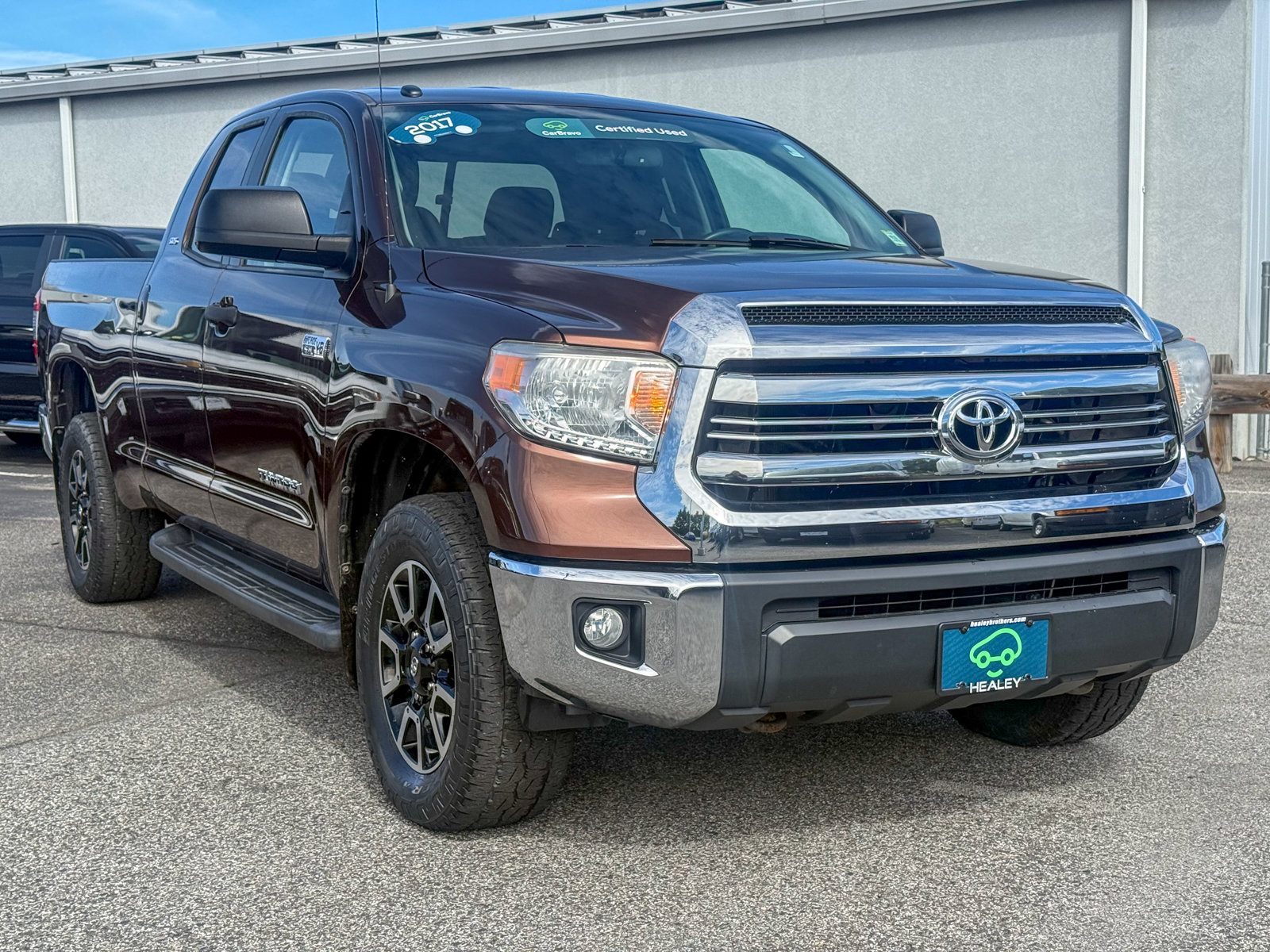 Photo view of 2017 Toyota Tundra 4WD in Brown