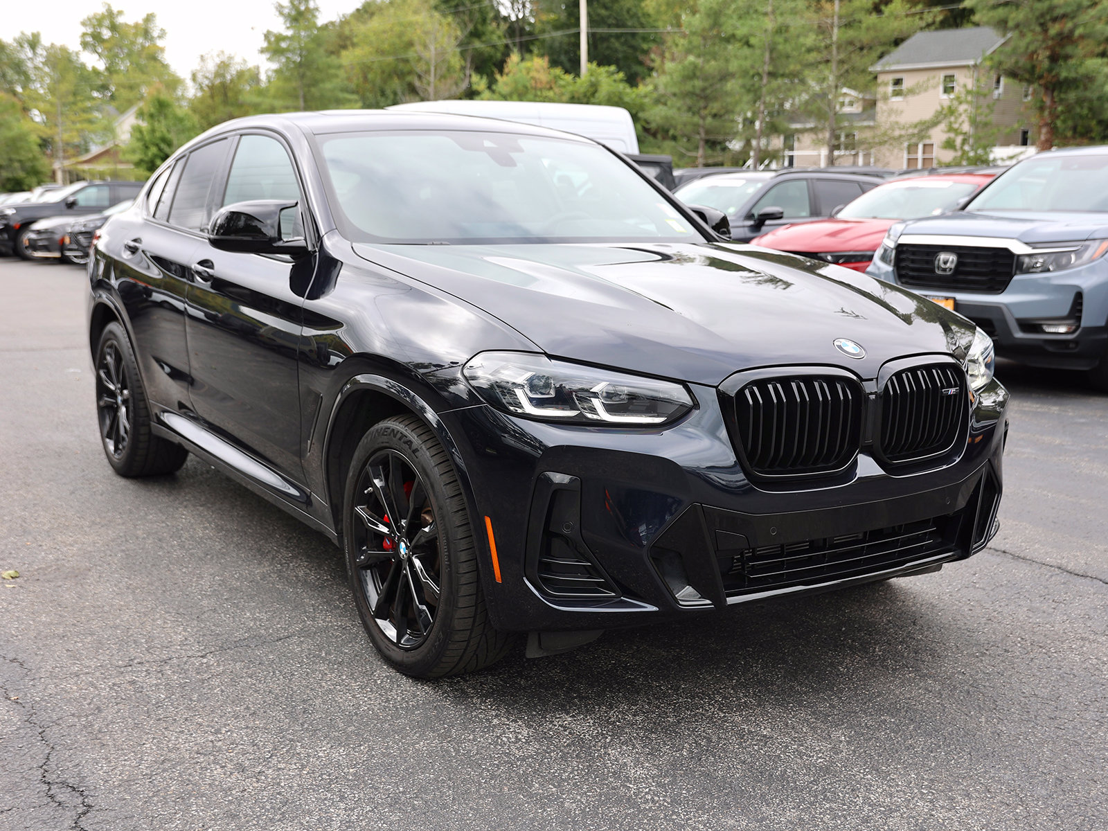 Photo view of 2024 BMW X4 in Black