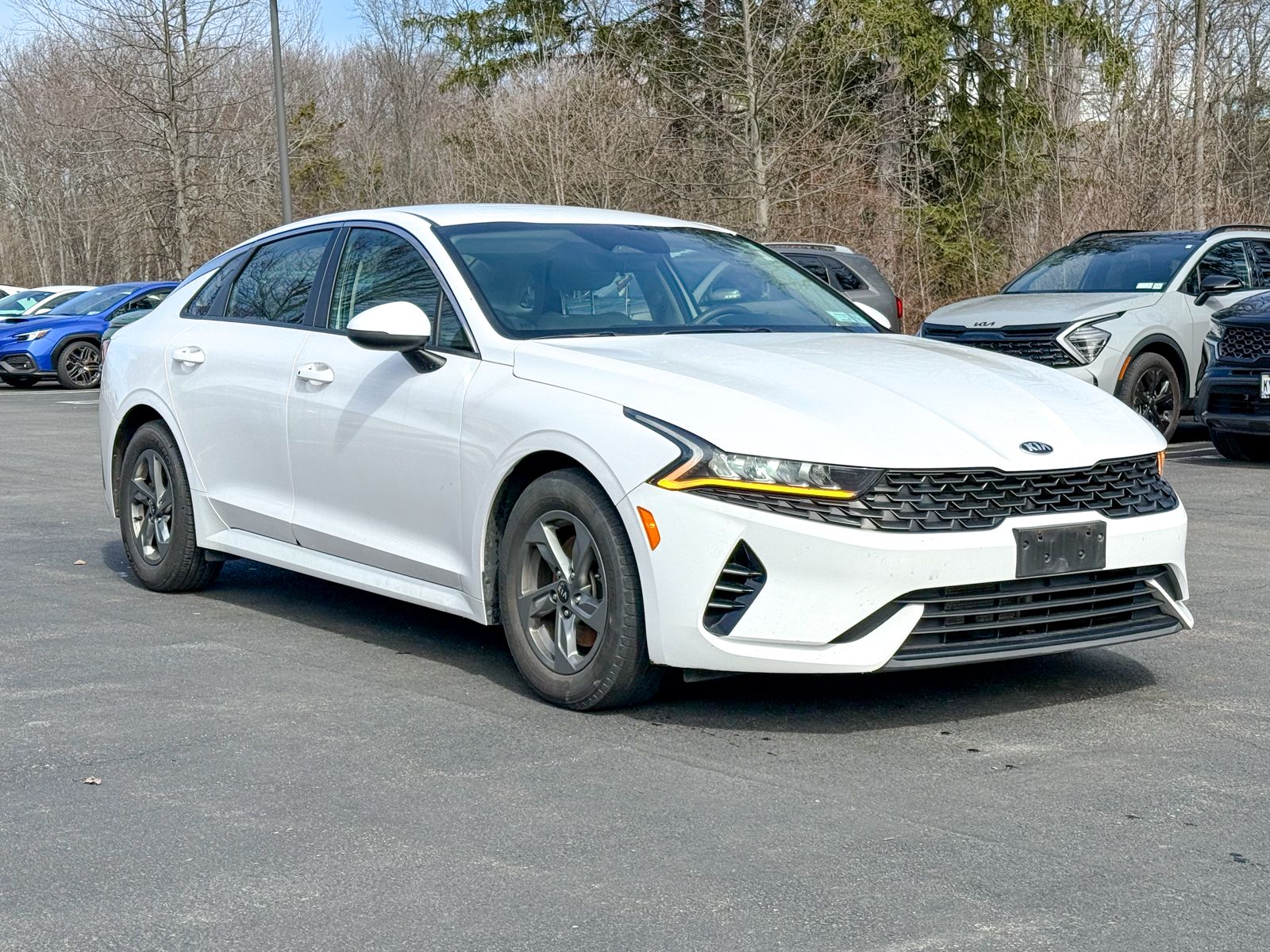 Photo view of 2021 Kia K5 in White