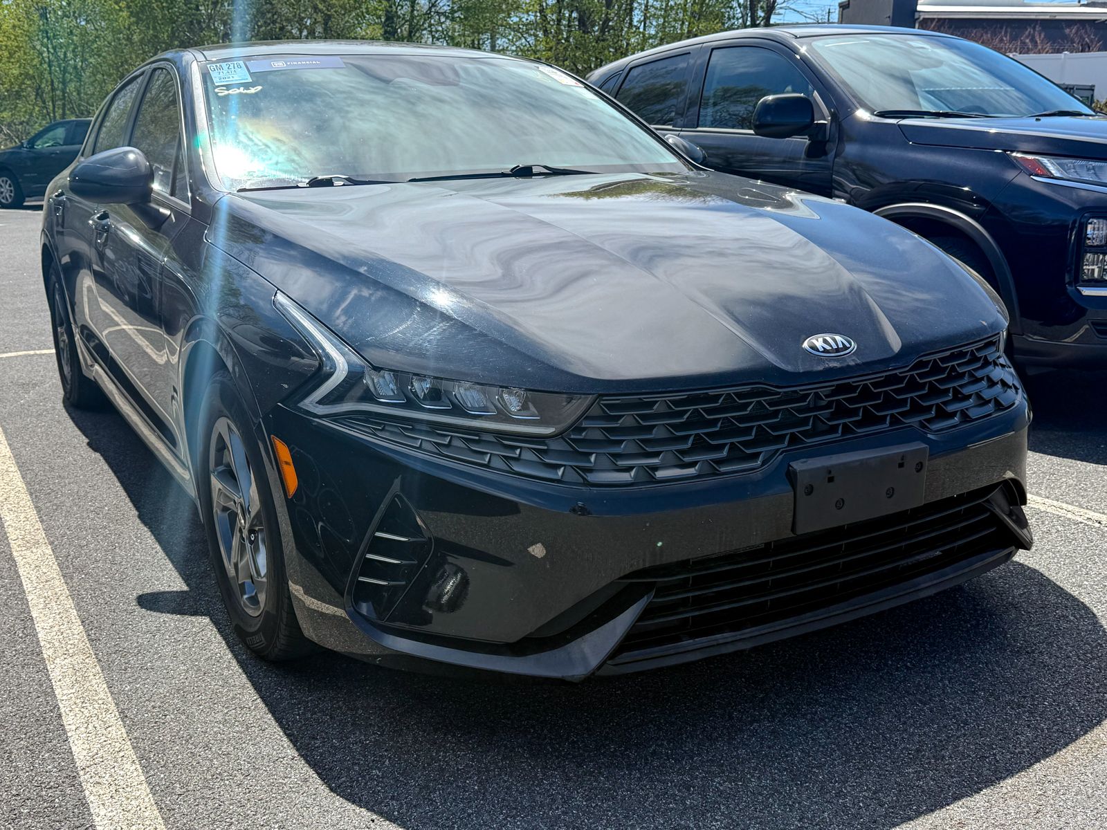 Photo view of 2021 Kia K5 in Black