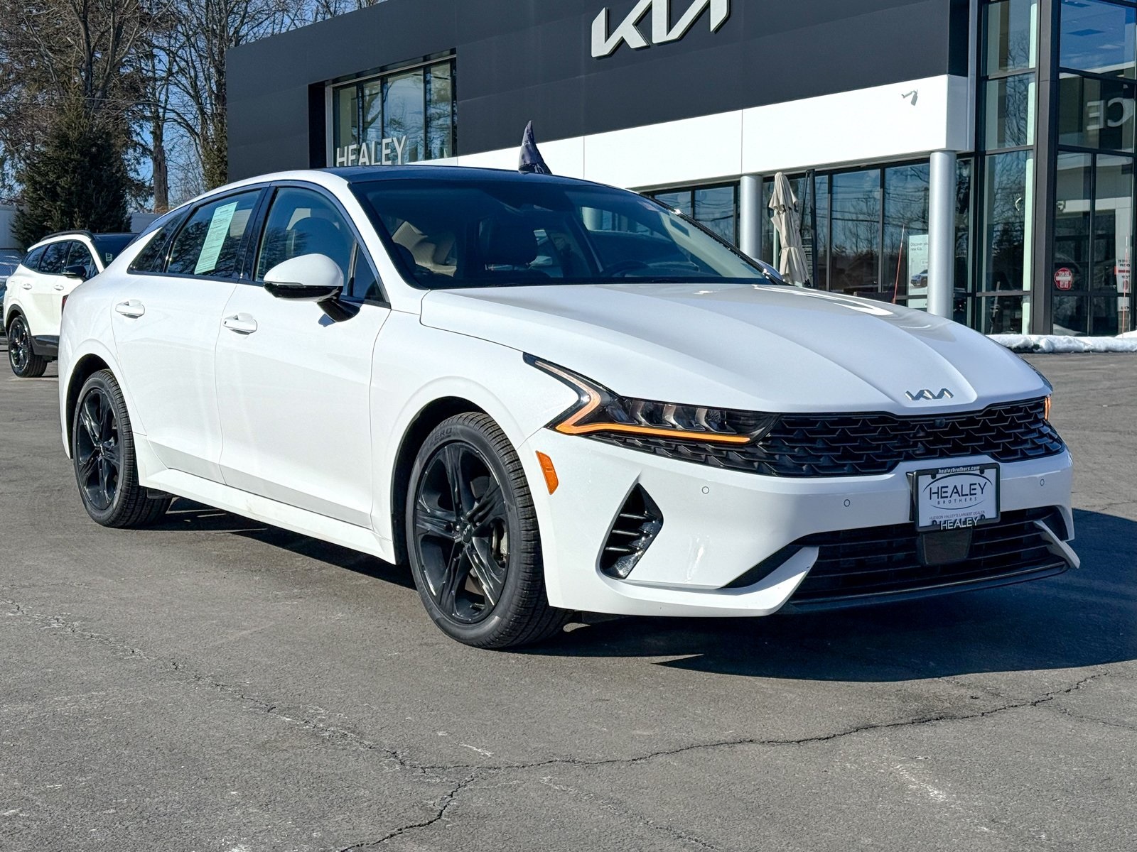 Photo view of 2023 Kia K5 in White