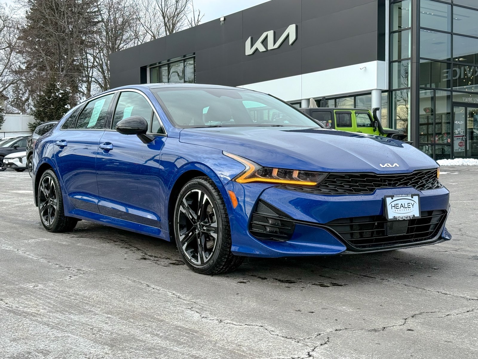 Photo view of 2022 Kia K5 in Blue