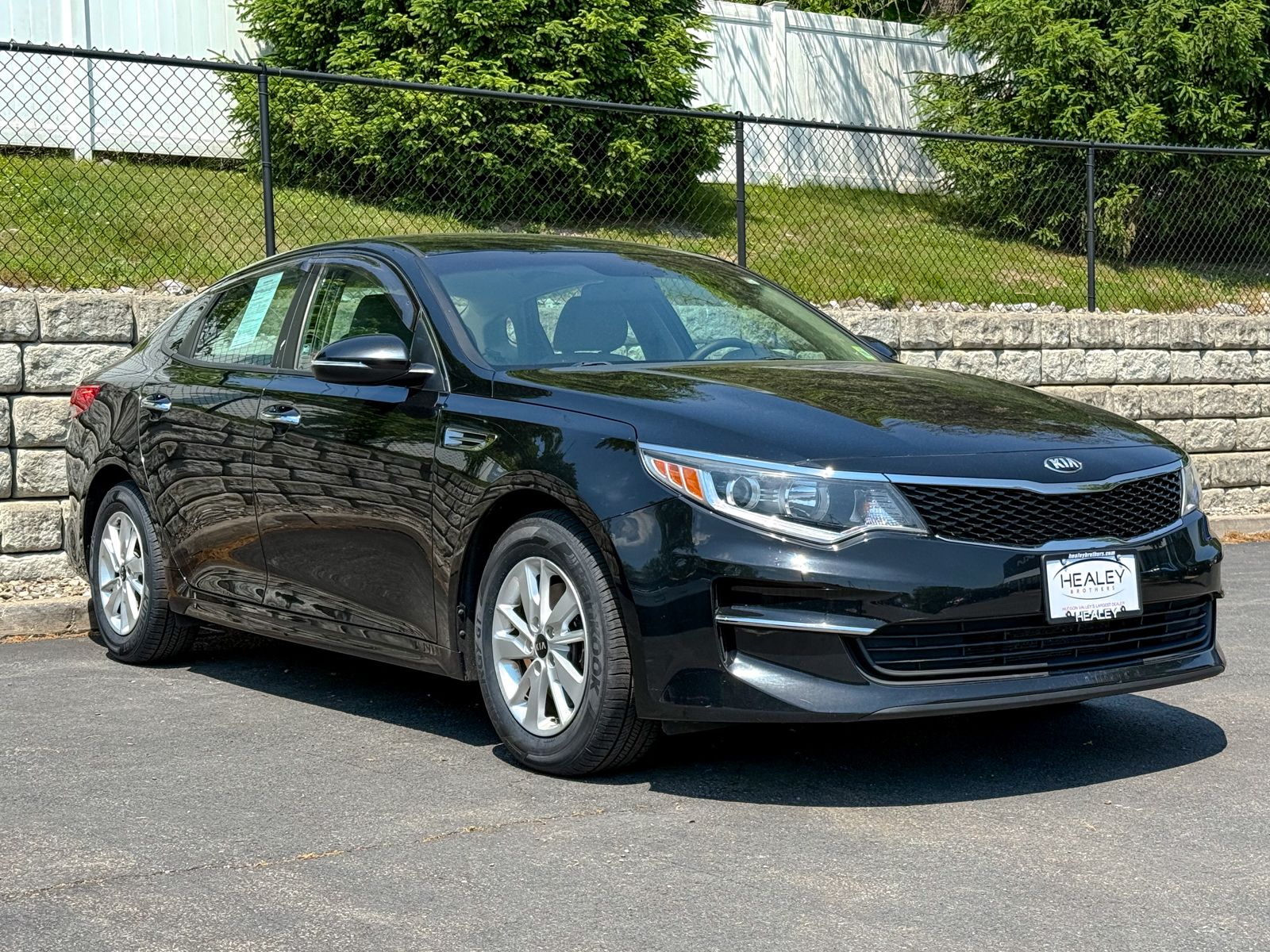 Photo view of 2017 Kia Optima in Black