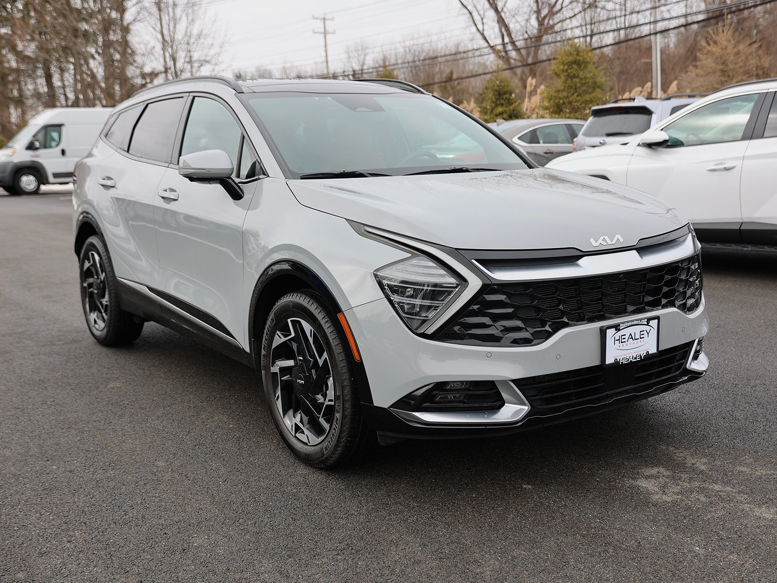 Photo view of 2024 Kia Sportage in Gray