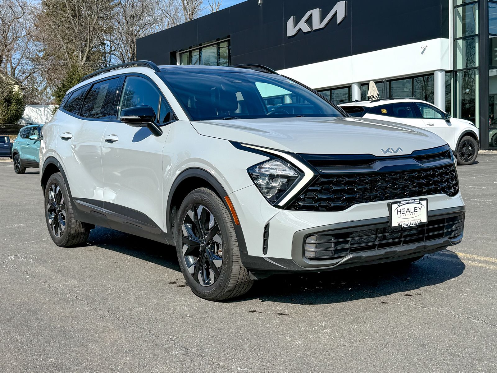 Photo view of 2023 Kia Sportage in Gray