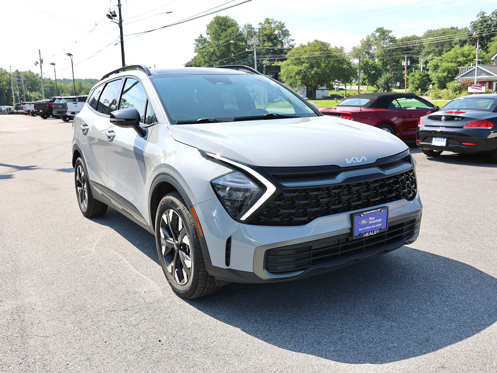 Photo view of 2023 Kia Sportage in Gray