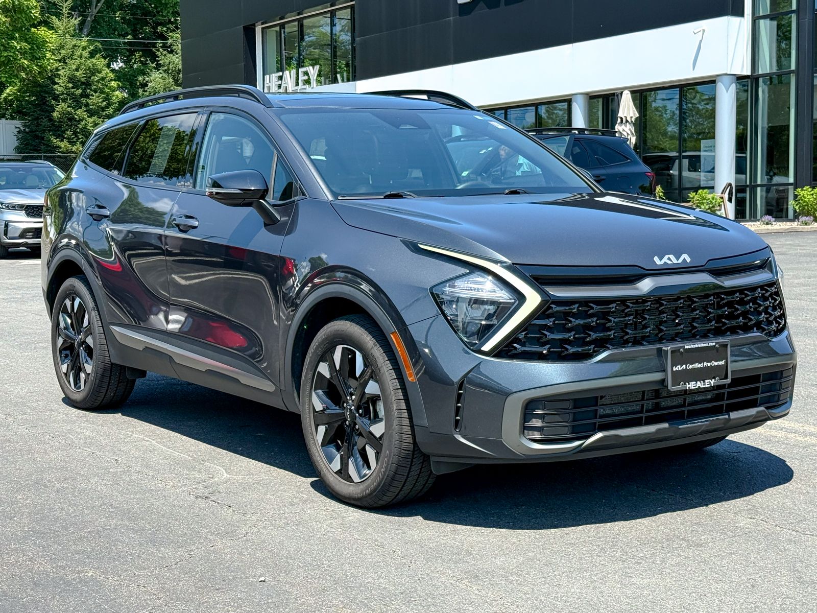 Photo view of 2023 Kia Sportage in Gray