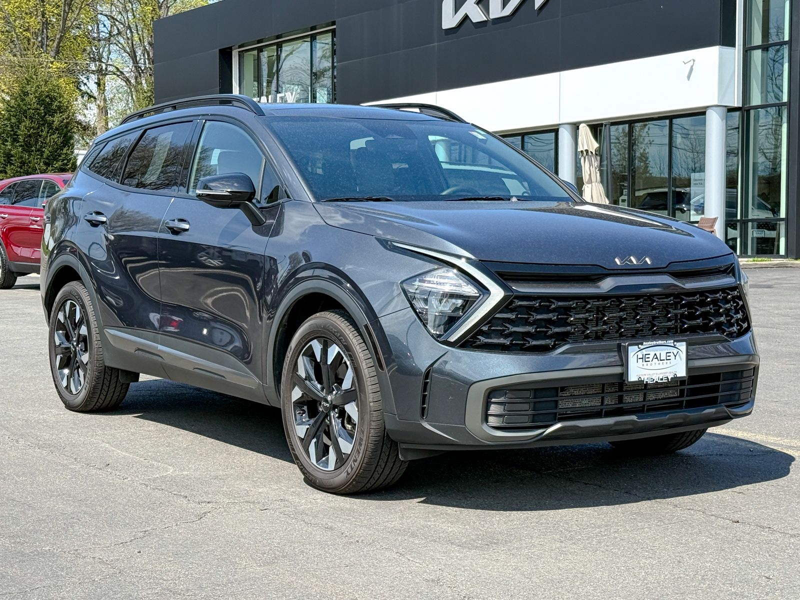 Photo view of 2023 Kia Sportage in Gray