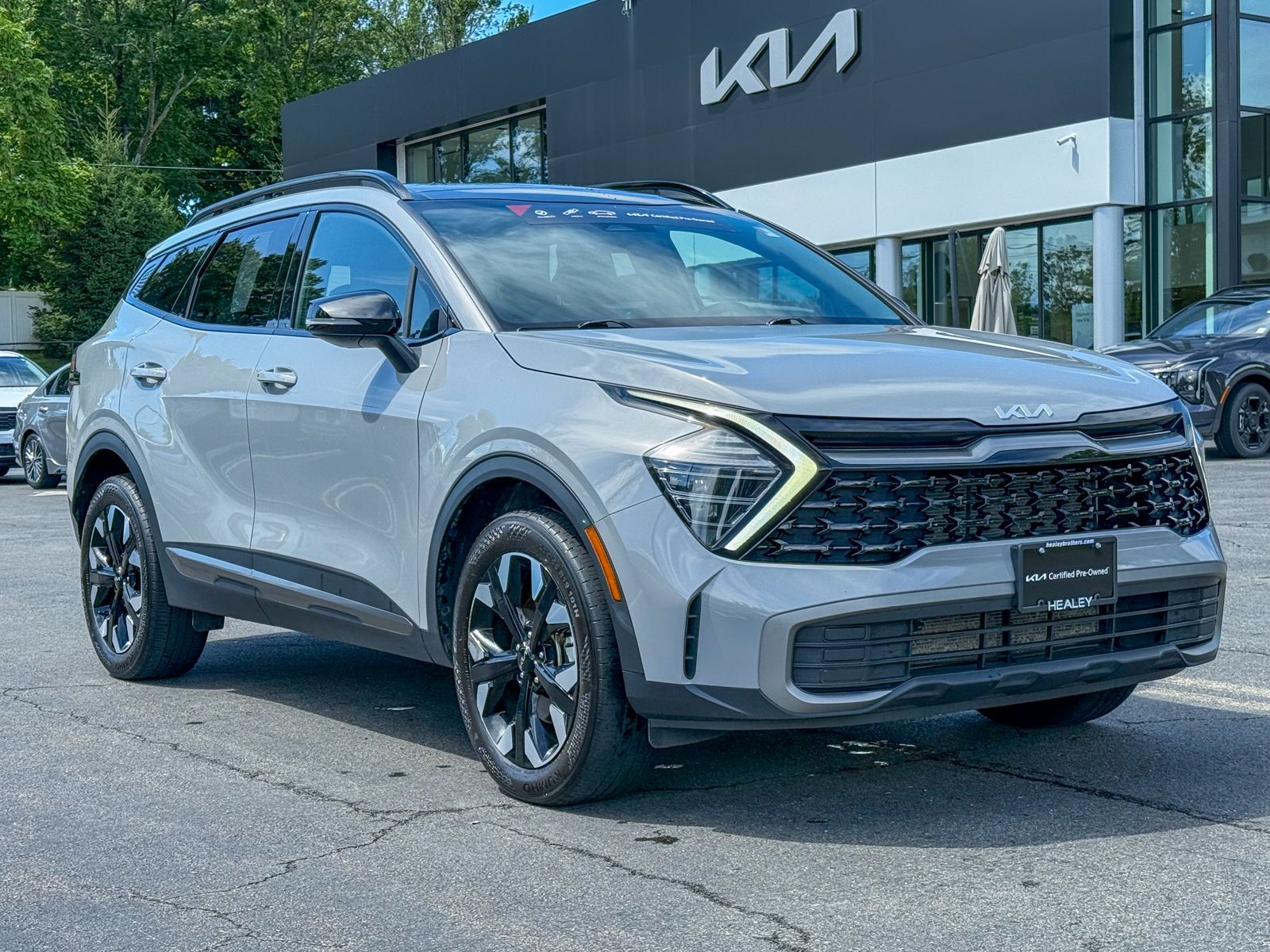 Photo view of 2024 Kia Sportage in Gray