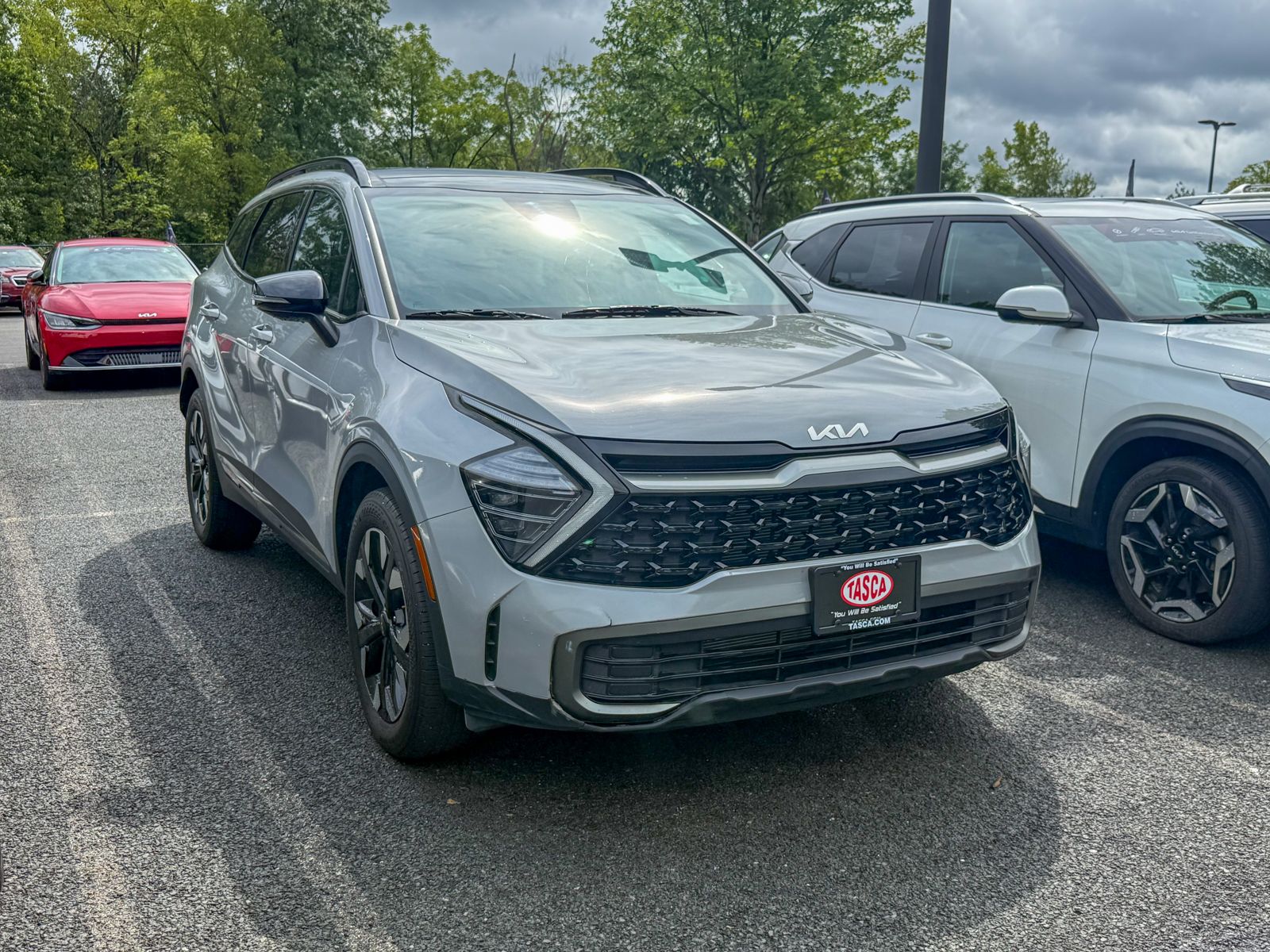 Photo view of 2024 Kia Sportage in Gray
