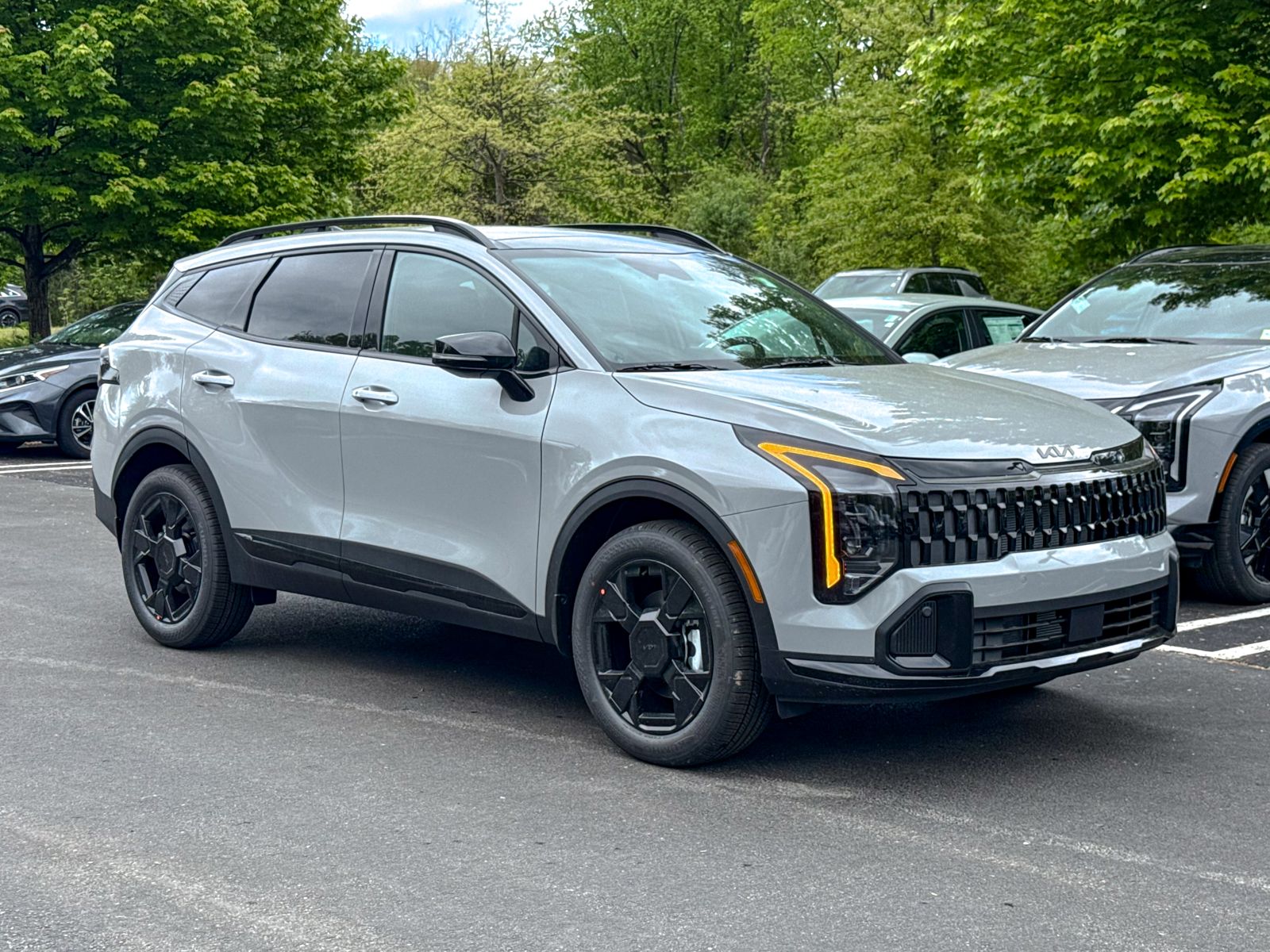 Photo view of 2026 Kia Sportage in Gray