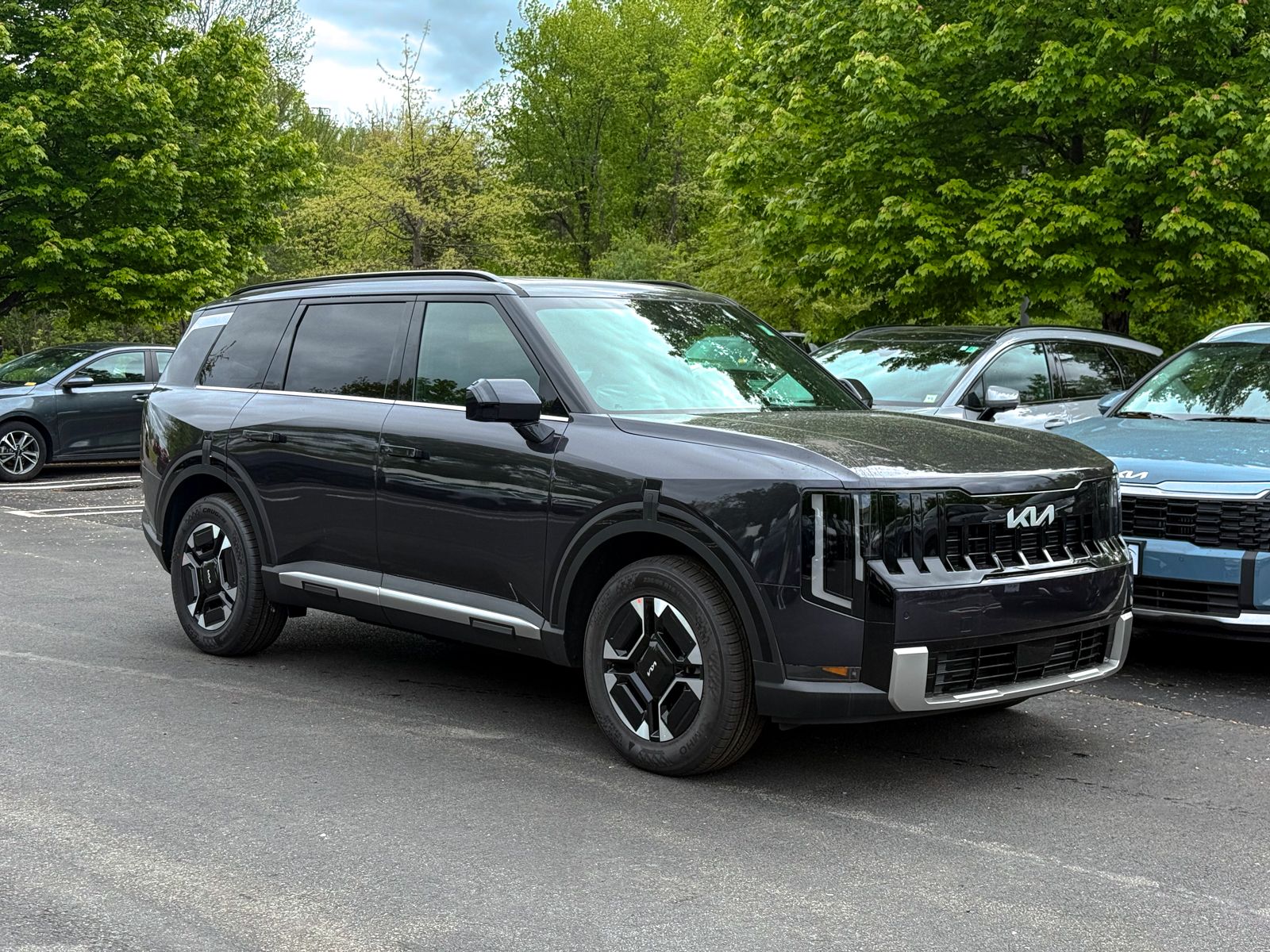 Photo view of 2027 Kia Telluride Hybrid in Gray