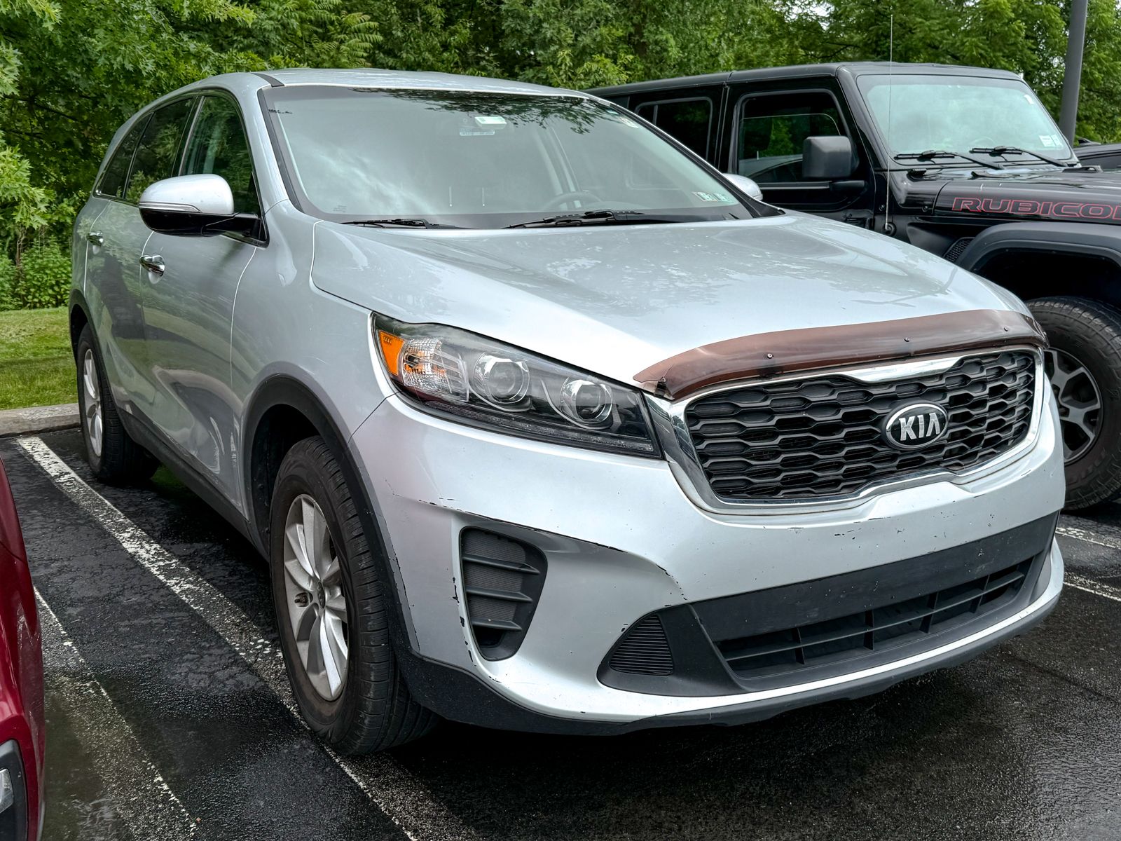 Photo view of 2019 Kia Sorento in Silver