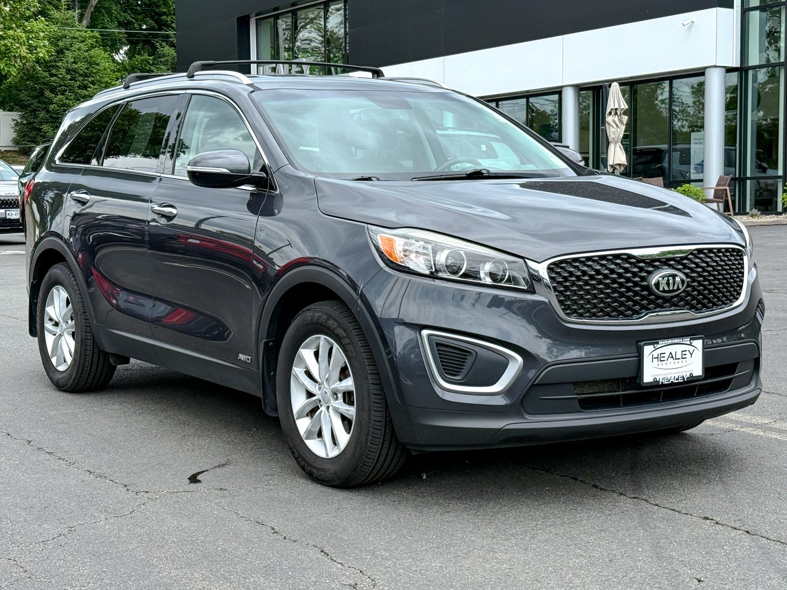 Photo view of 2018 Kia Sorento in Gray