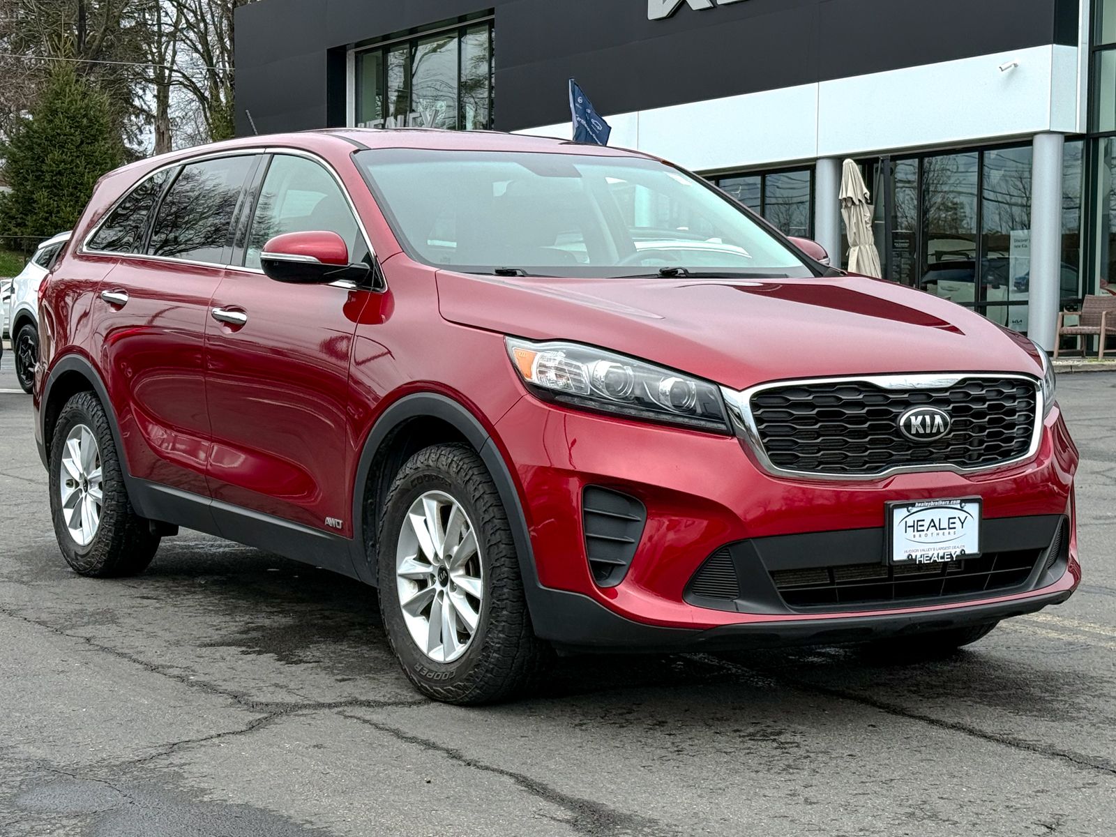 Photo view of 2020 Kia Sorento in Red