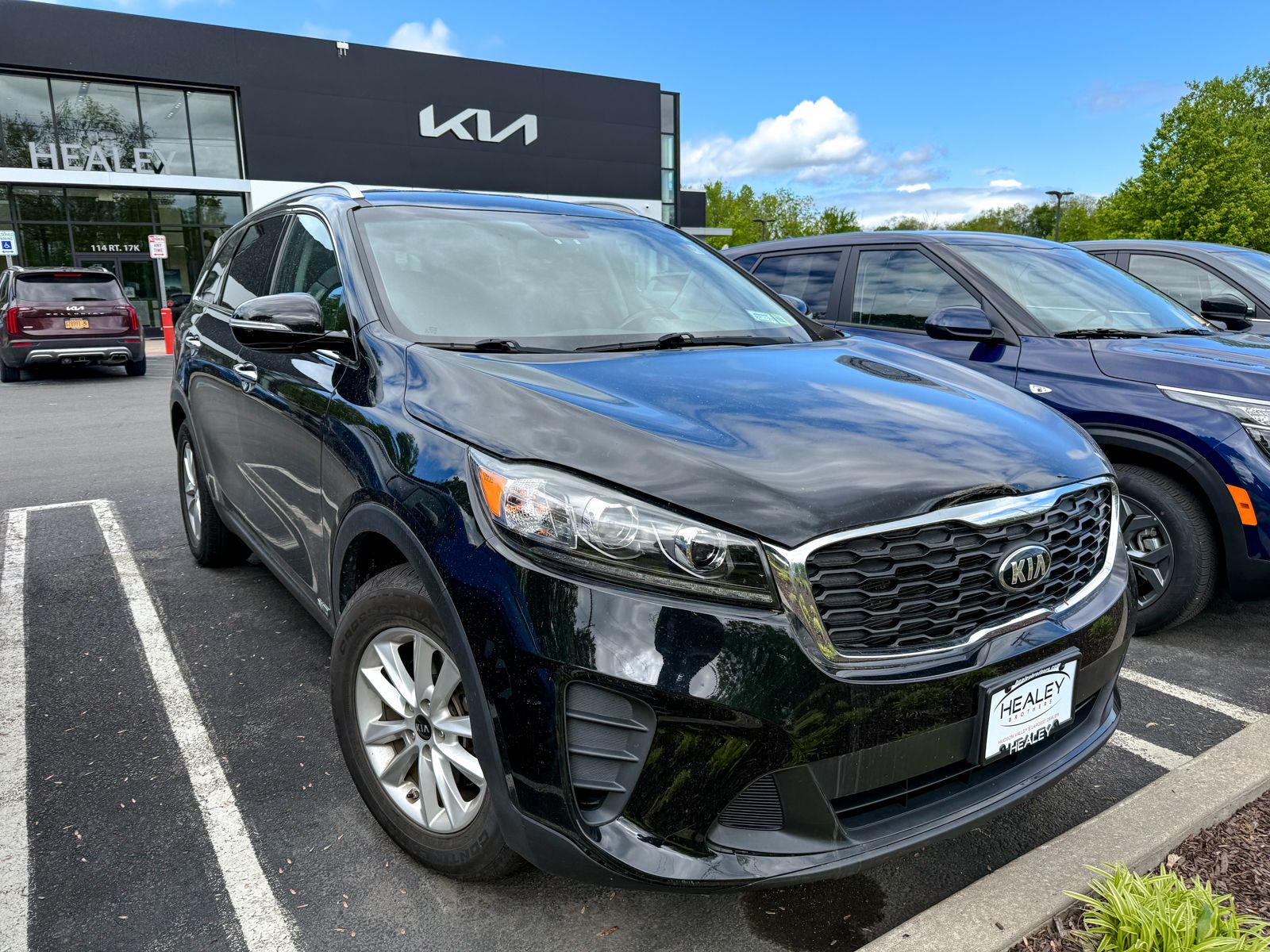 Photo view of 2019 Kia Sorento in Black