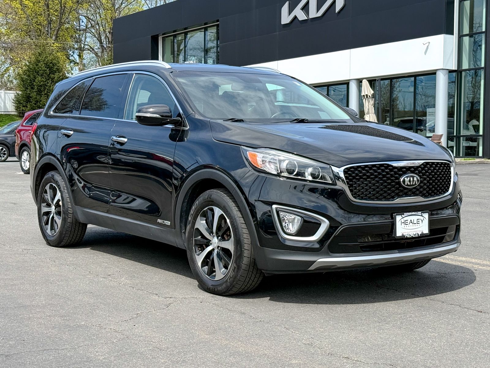 Photo view of 2017 Kia Sorento in Black