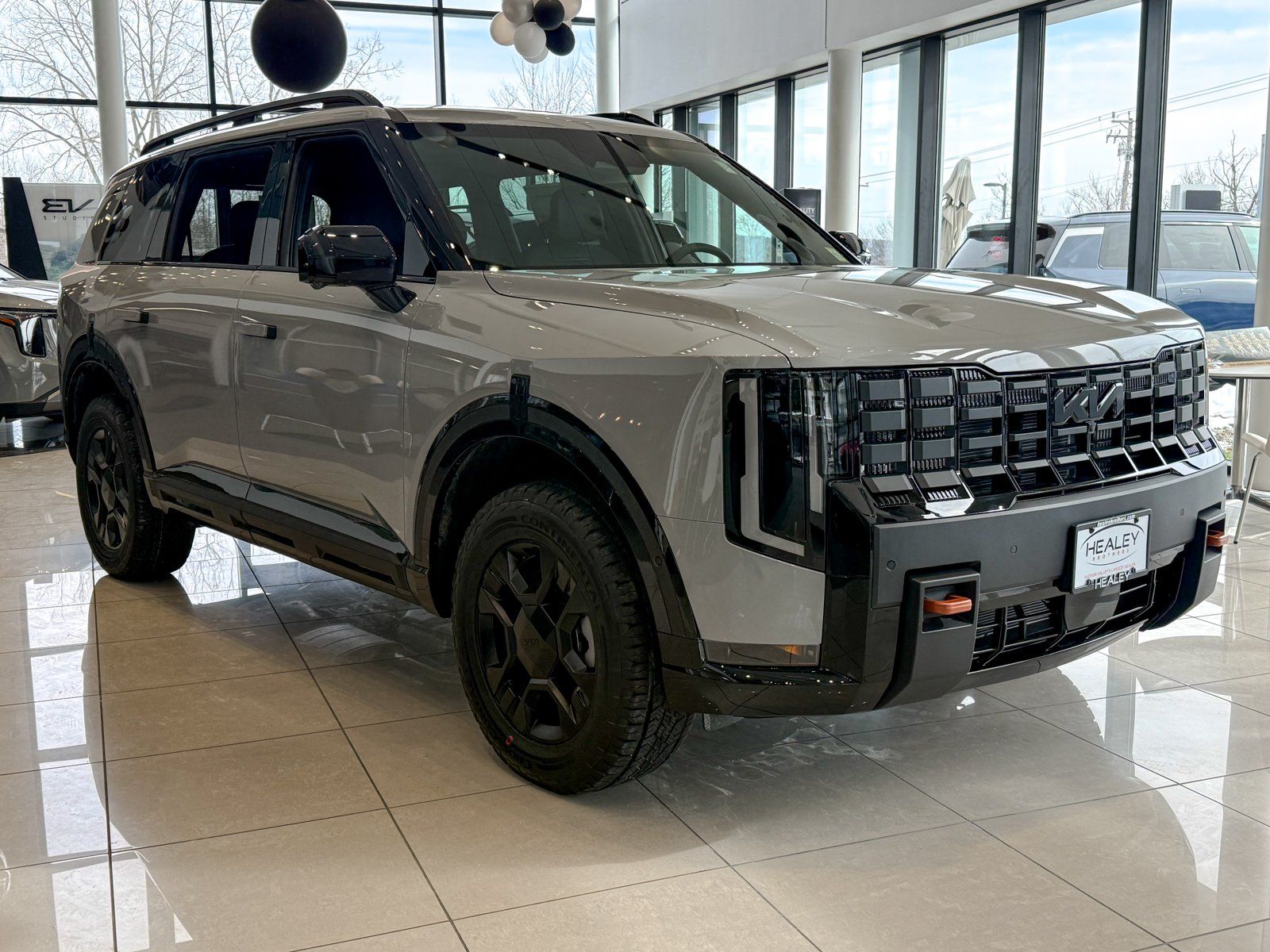 Photo view of 2027 Kia Telluride in Gray