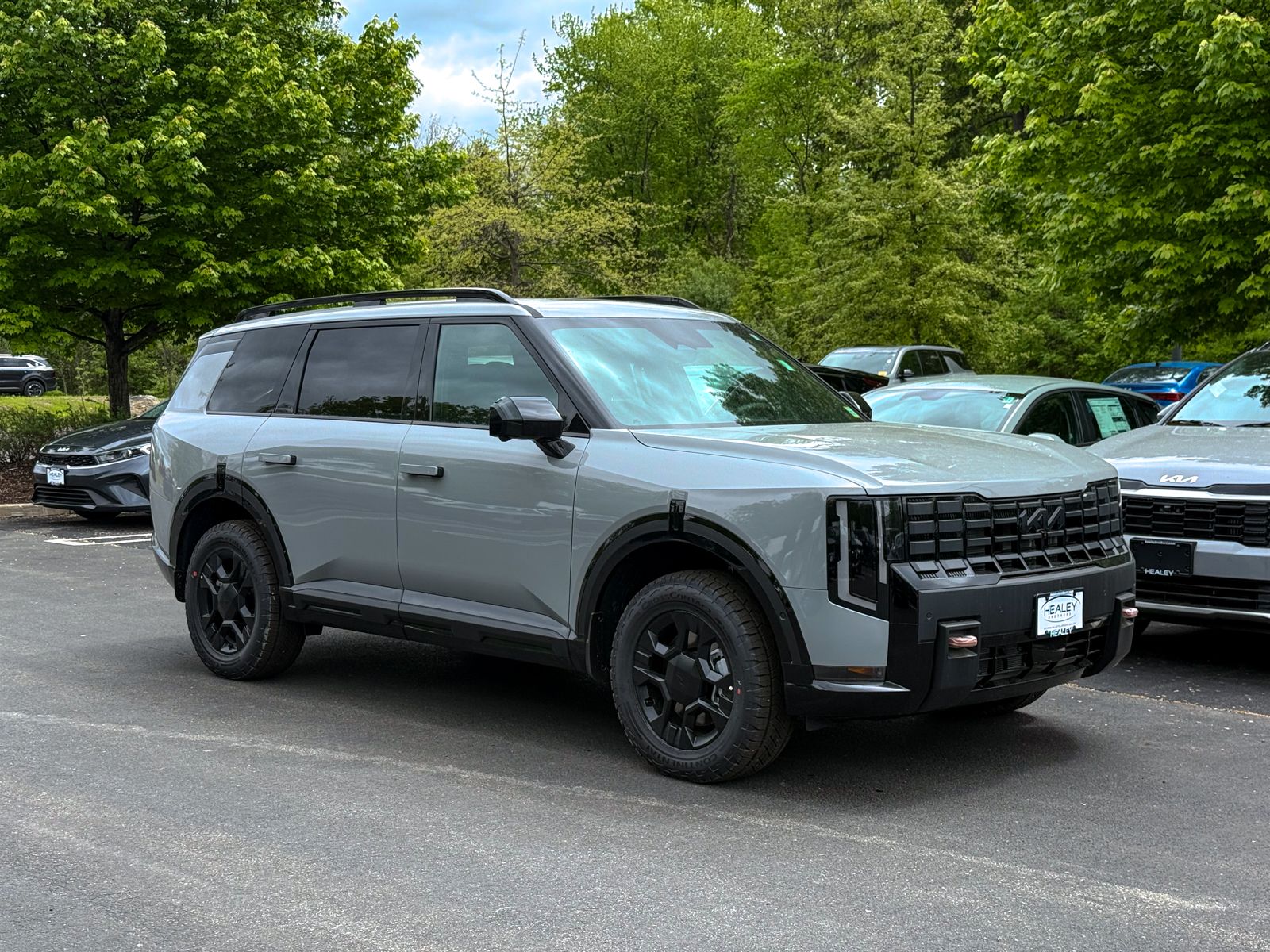 Photo view of 2027 Kia Telluride in Gray