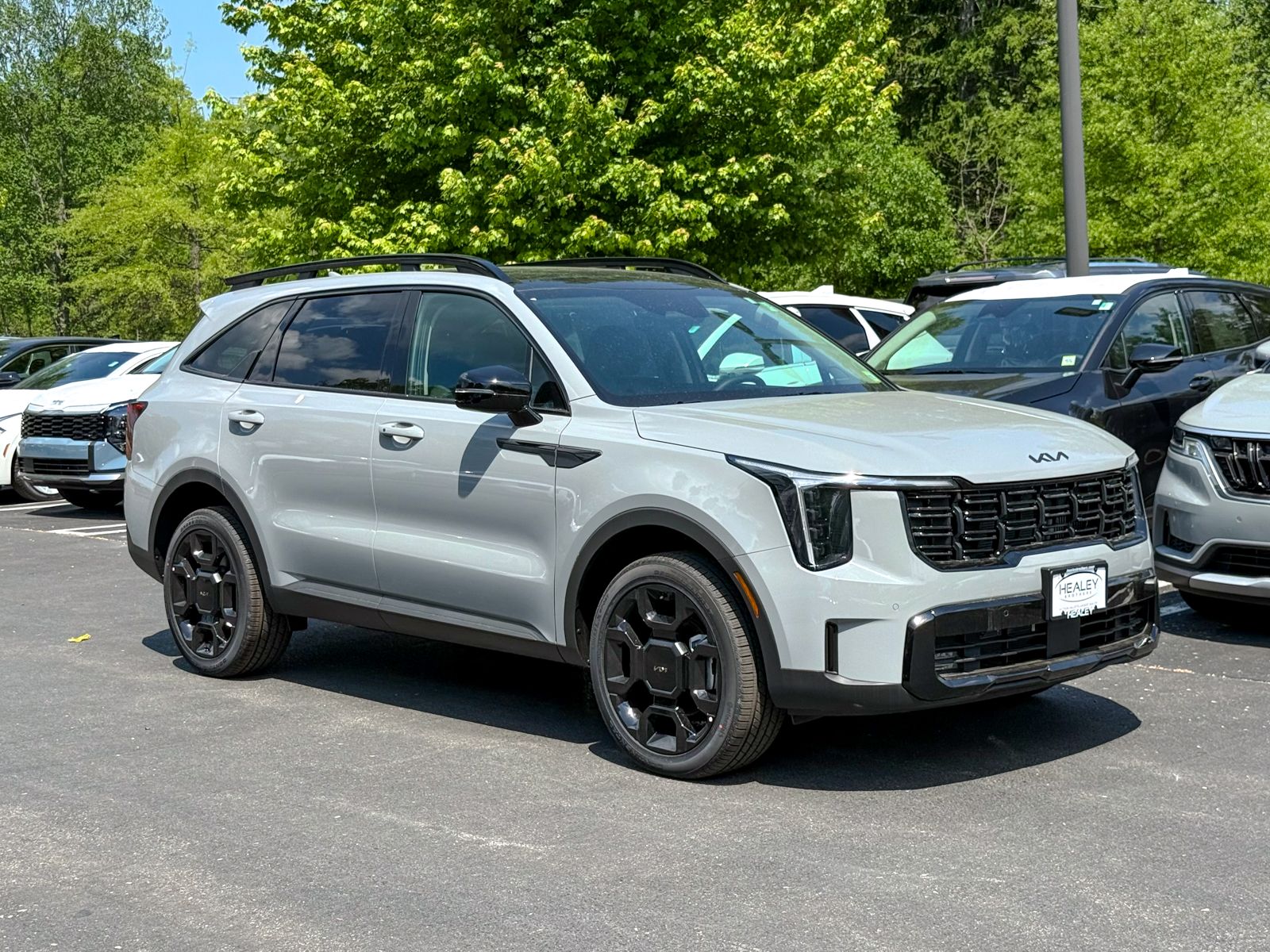 Photo view of 2026 Kia Sorento in Gray