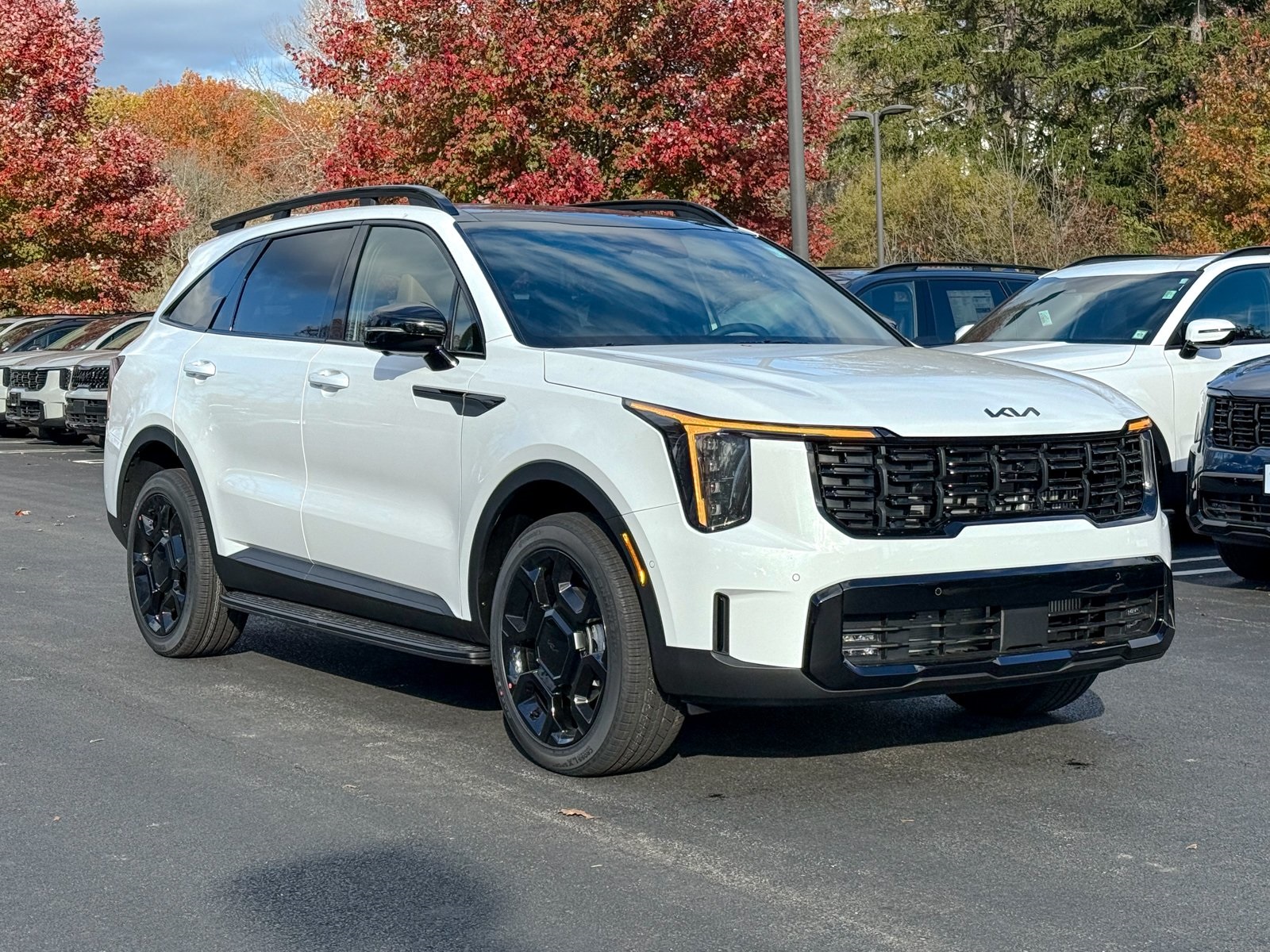 Photo view of 2026 Kia Sorento in White