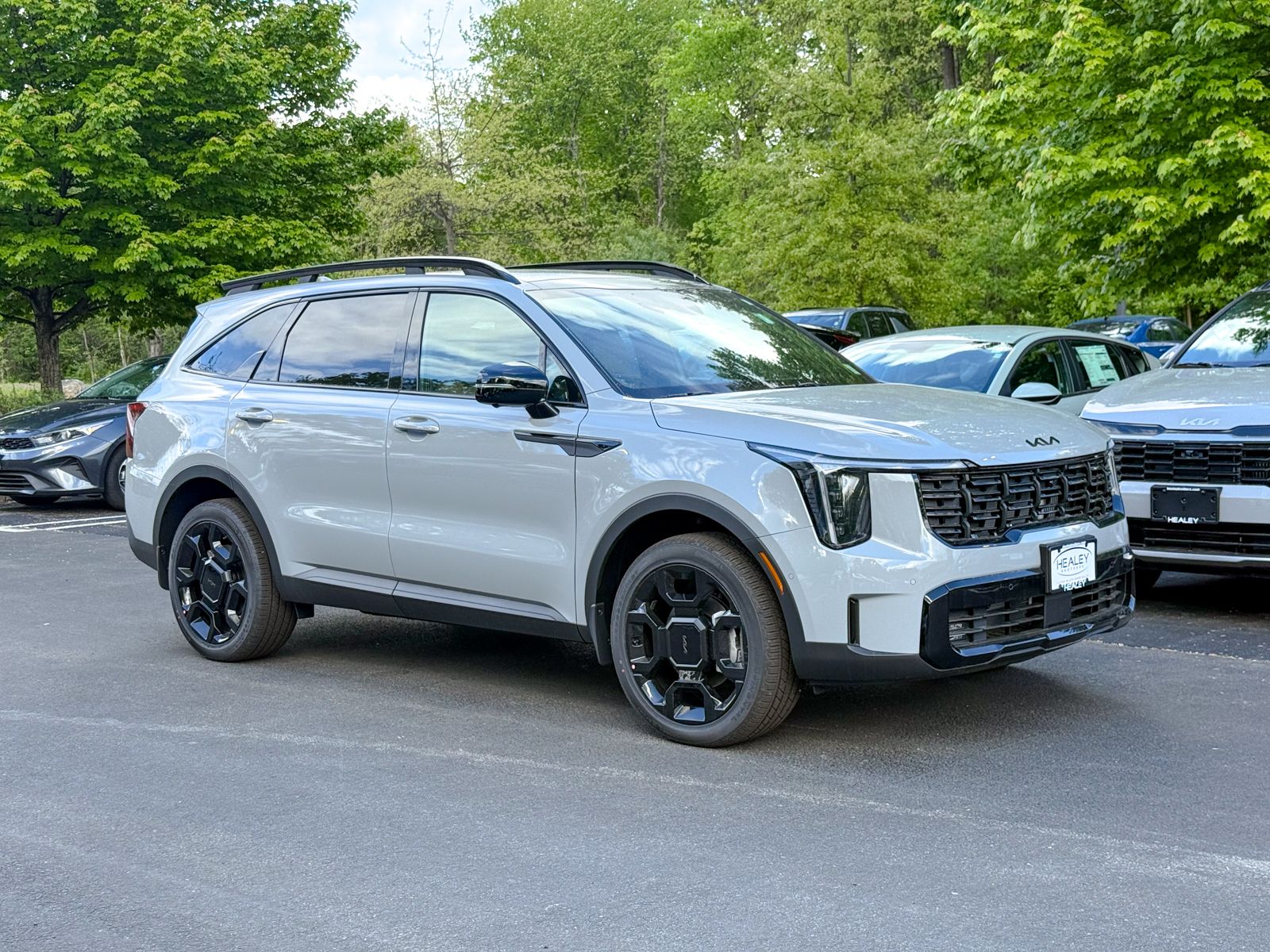 Photo view of 2026 Kia Sorento in Gray