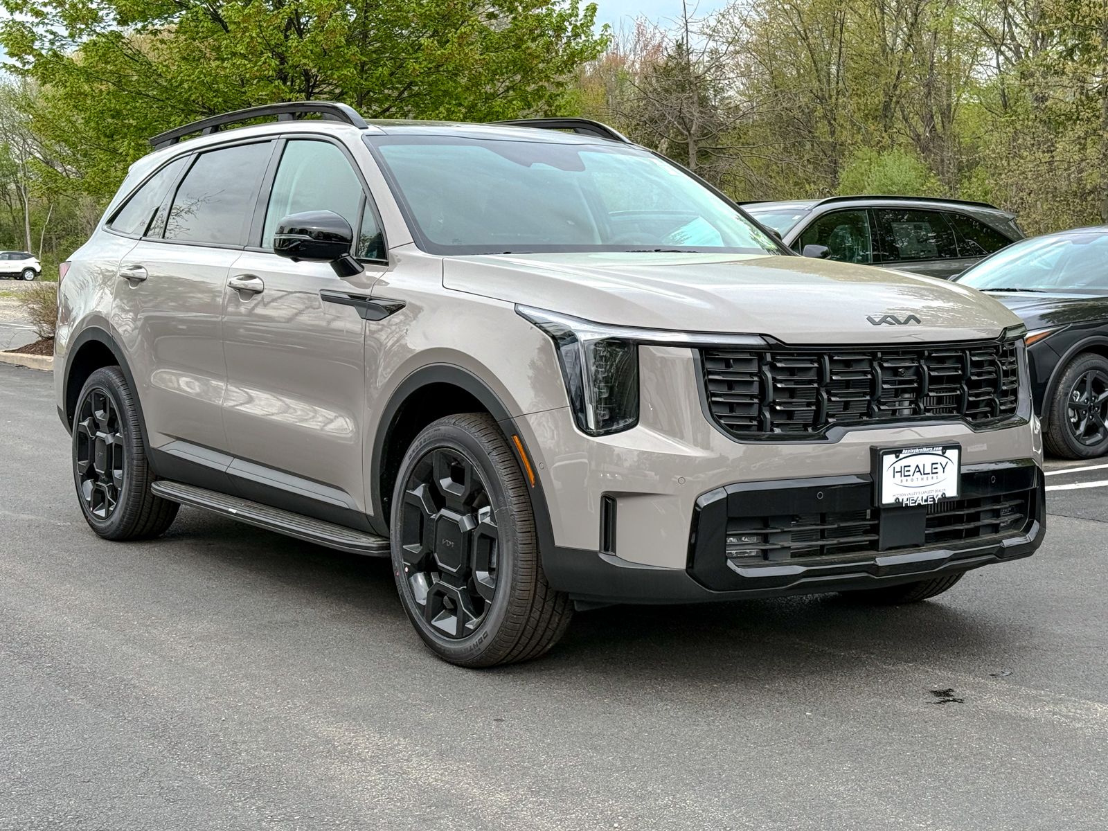 Photo view of 2026 Kia Sorento in Brown